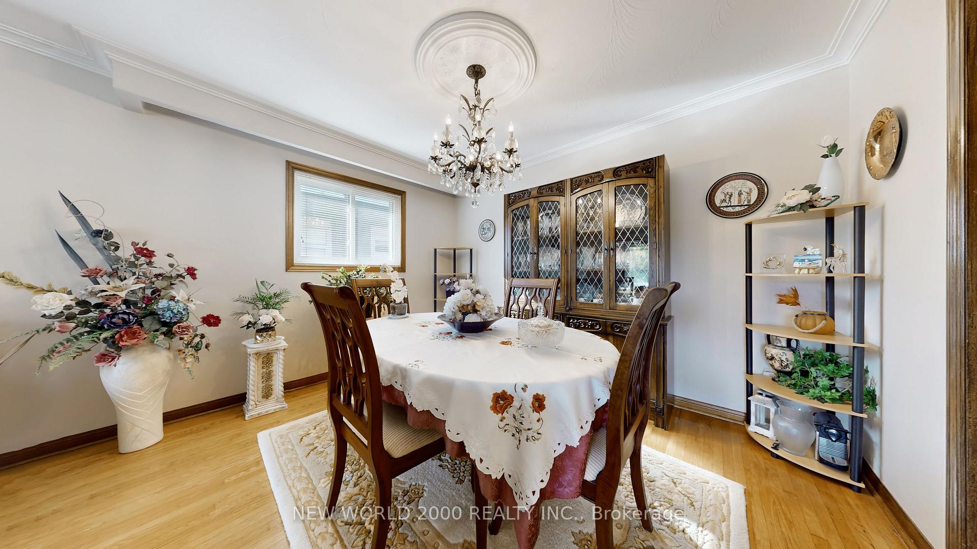 Photo 9 of 17 Squirewood Road, North York, Pleasant View — HOMEH