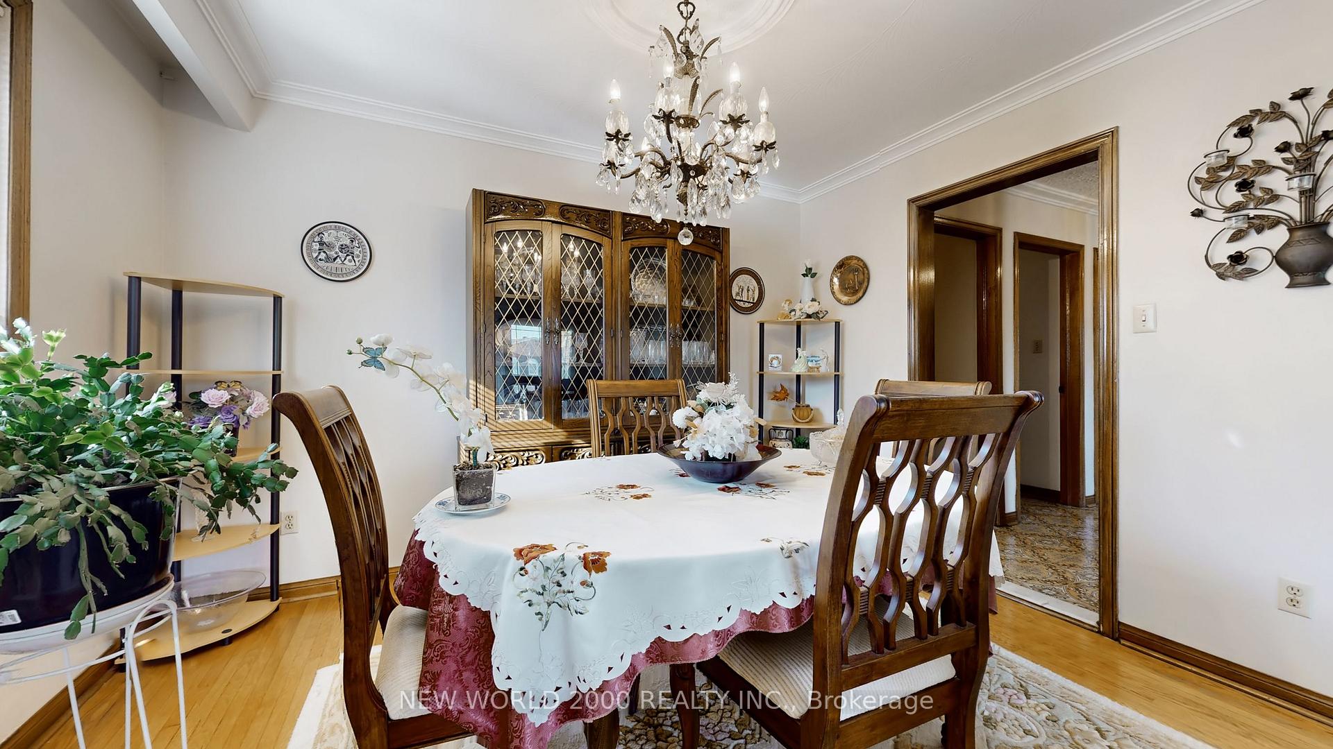 Photo 10 of 17 Squirewood Road, North York, Pleasant View — HOMEH