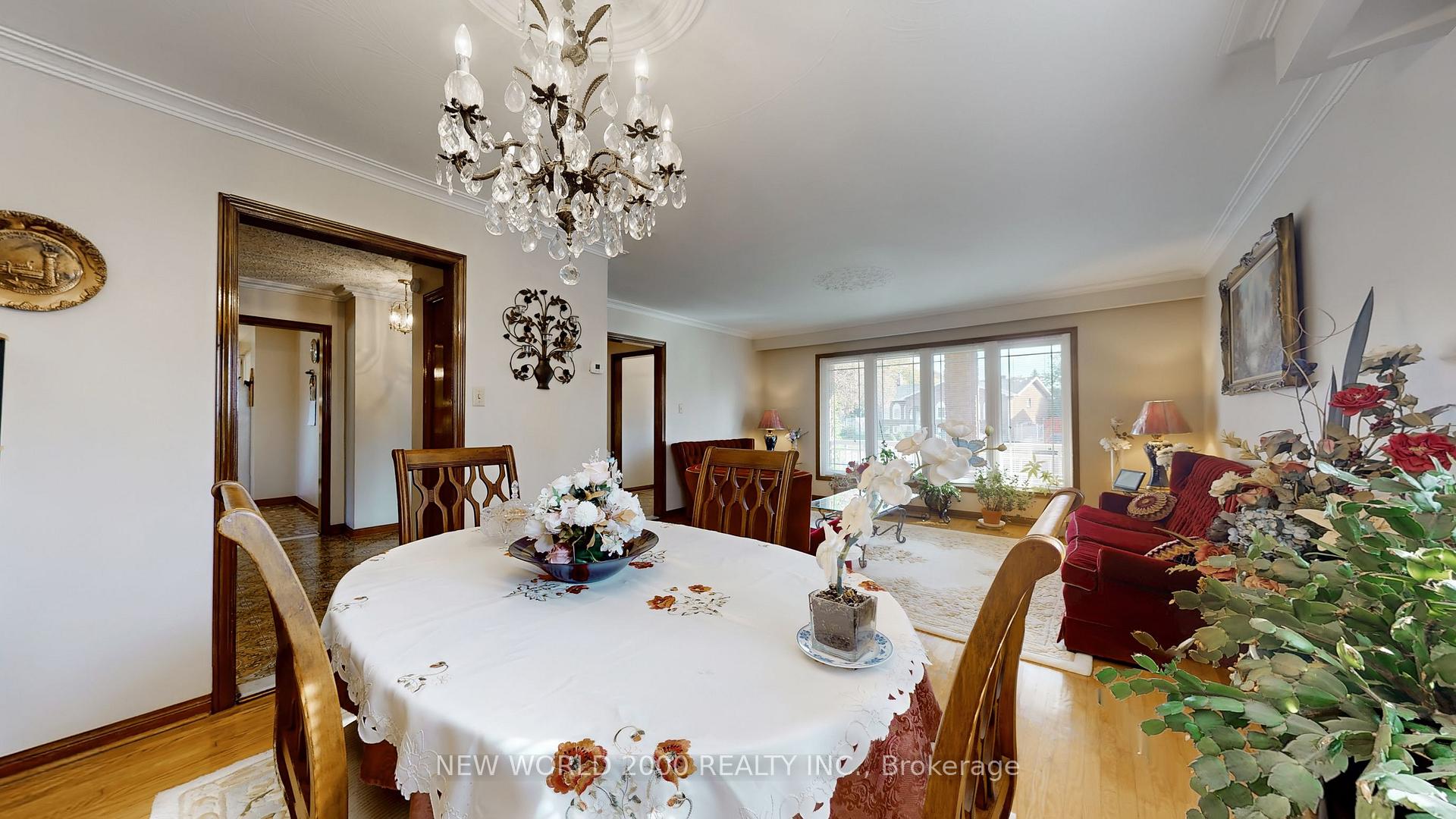 Photo 11 of 17 Squirewood Road, North York, Pleasant View — HOMEH