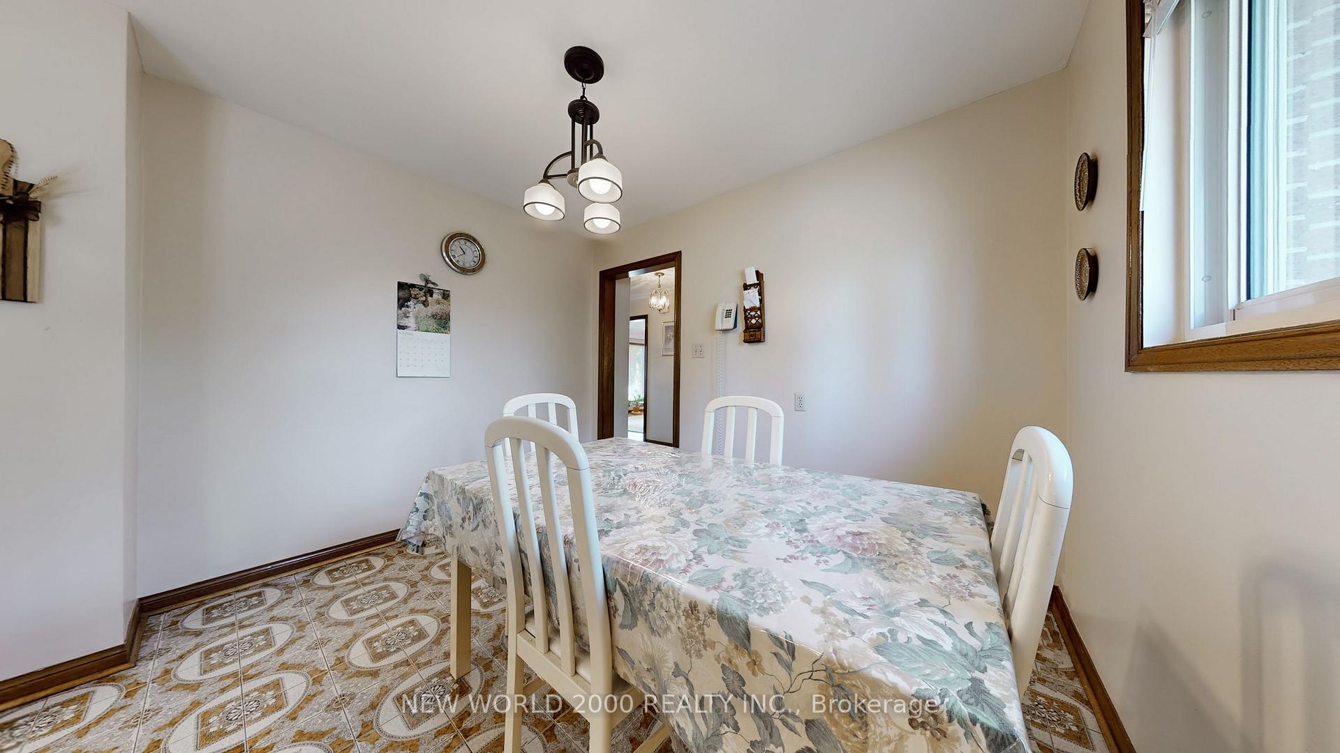 Photo 16 of 17 Squirewood Road, North York, Pleasant View — HOMEH