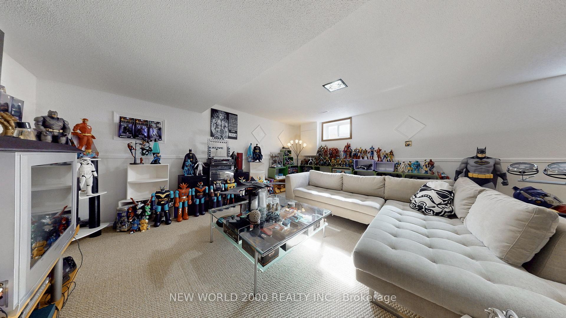 Photo 25 of 17 Squirewood Road, North York, Pleasant View — HOMEH