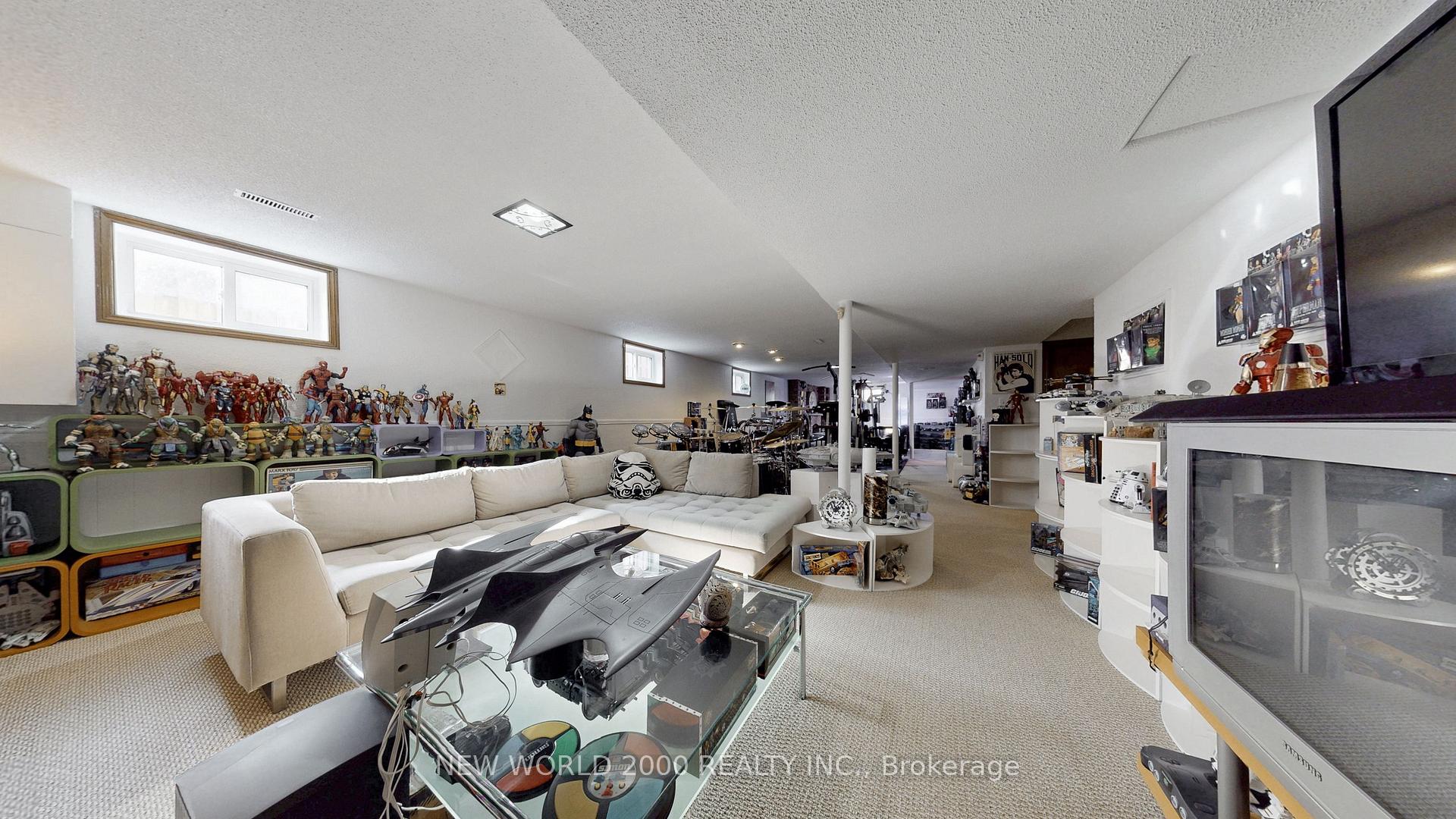 Photo 26 of 17 Squirewood Road, North York, Pleasant View — HOMEH