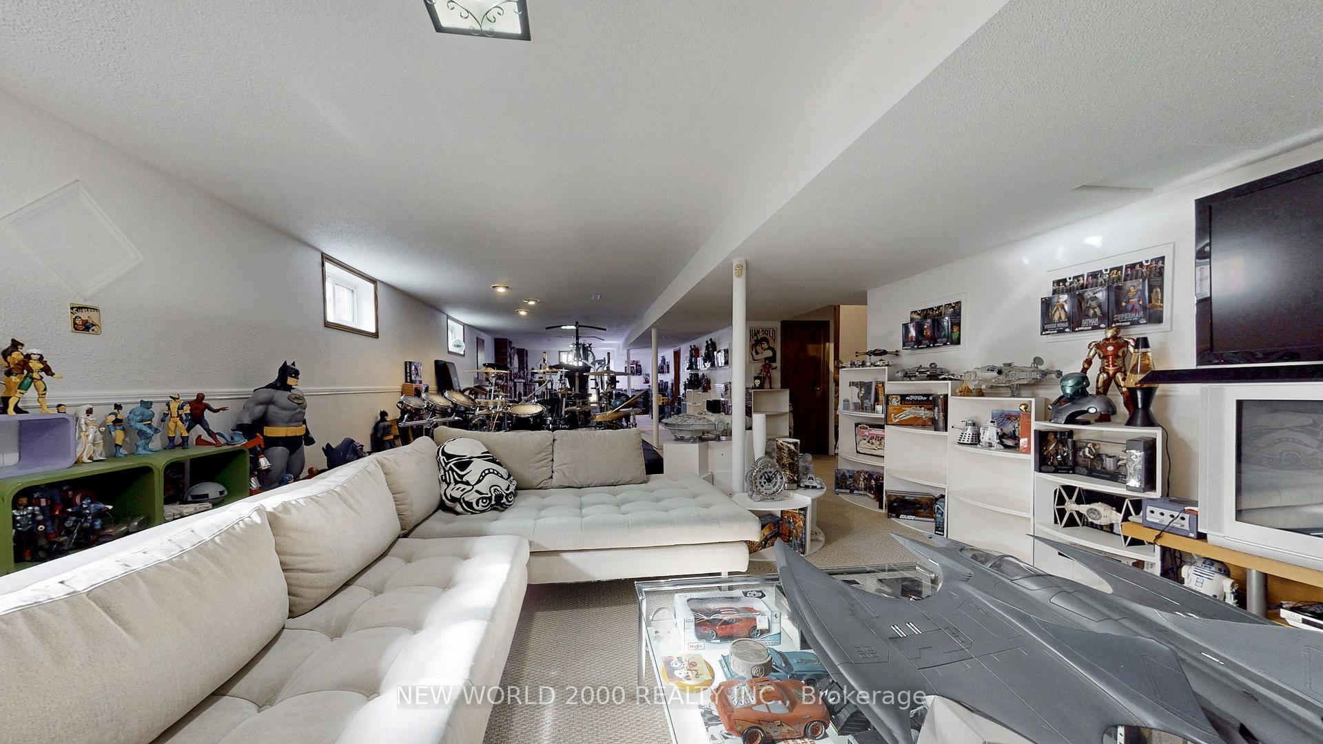 Photo 27 of 17 Squirewood Road, North York, Pleasant View — HOMEH