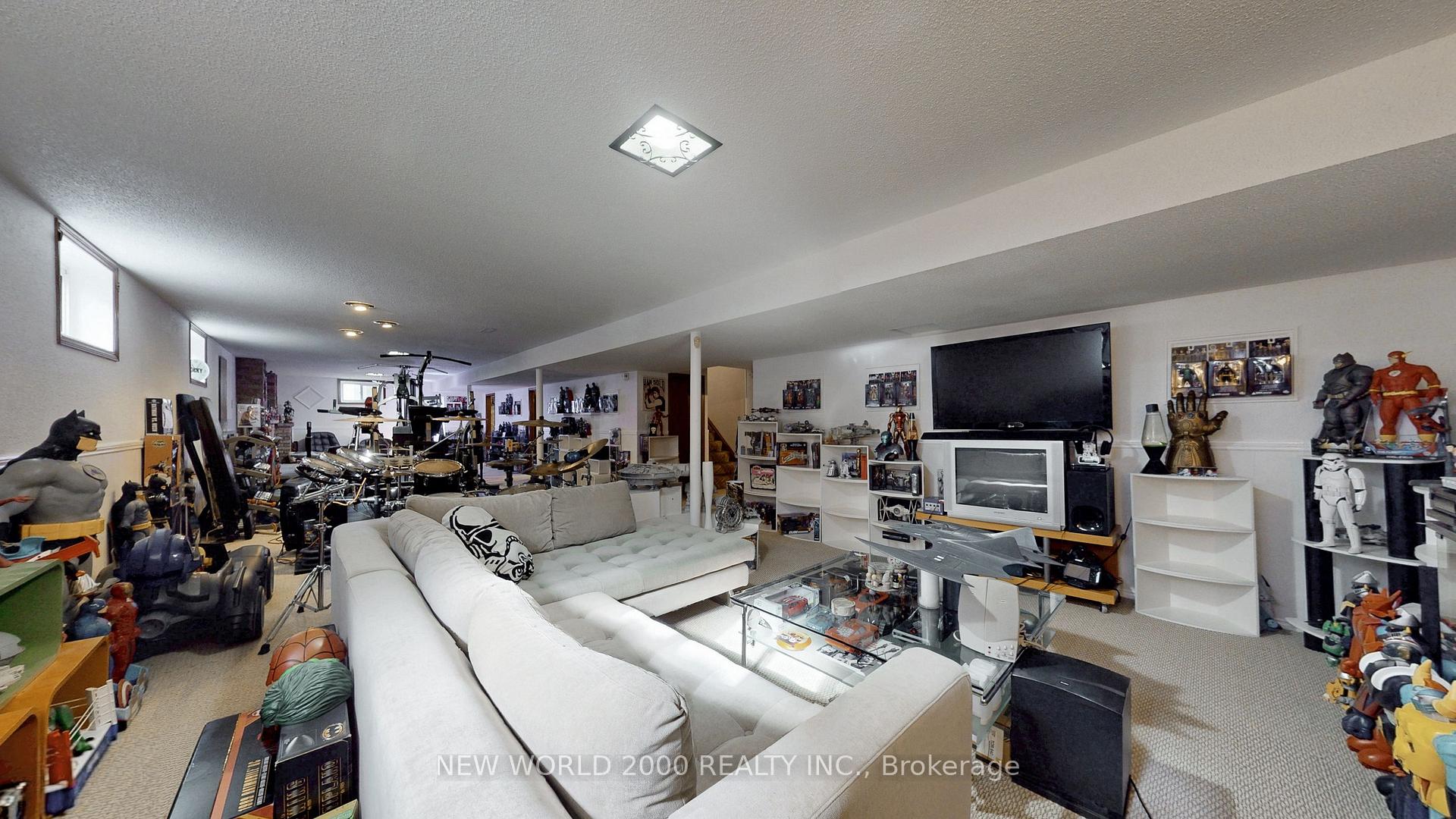 Photo 28 of 17 Squirewood Road, North York, Pleasant View — HOMEH