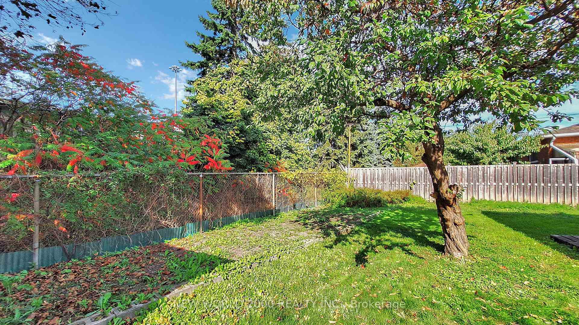 Photo 38 of 17 Squirewood Road, North York, Pleasant View — HOMEH