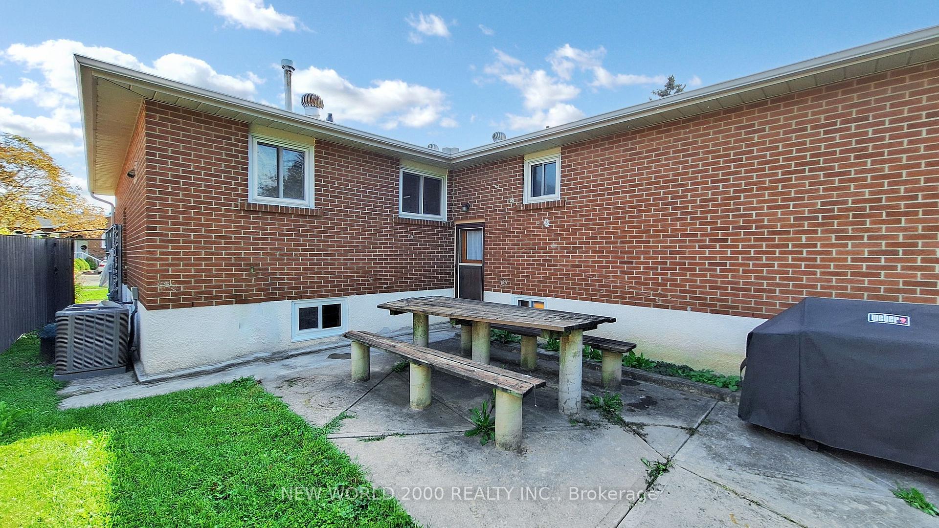 Photo 40 of 17 Squirewood Road, North York, Pleasant View — HOMEH