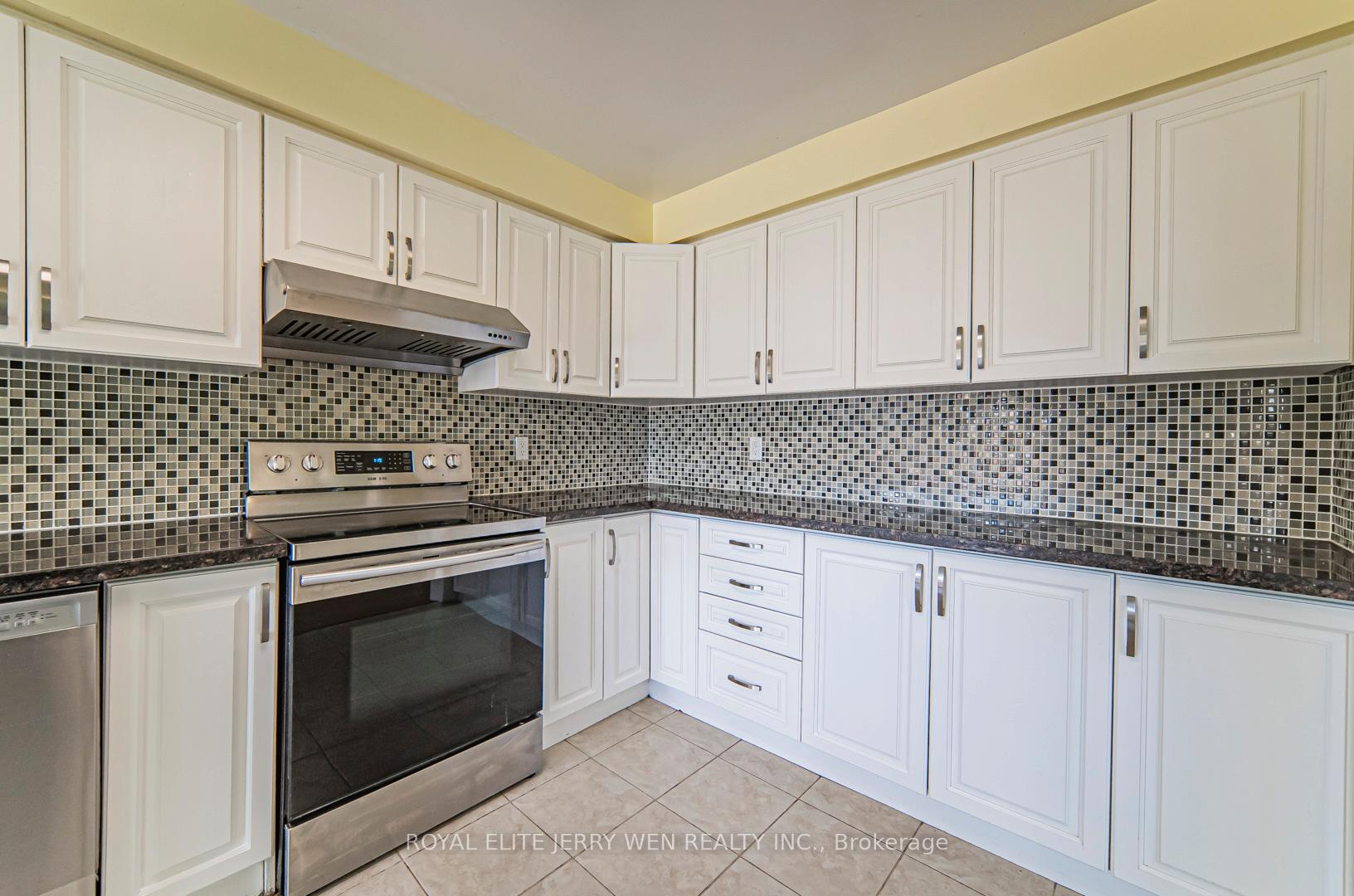 Photo 7 of 10 Kingsboro Road, Markham, Thornlea — HOMEH