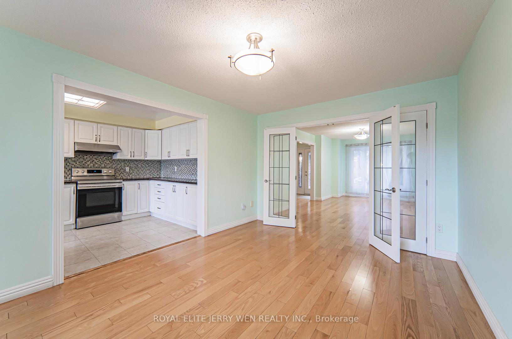 Photo 9 of 10 Kingsboro Road, Markham, Thornlea — HOMEH