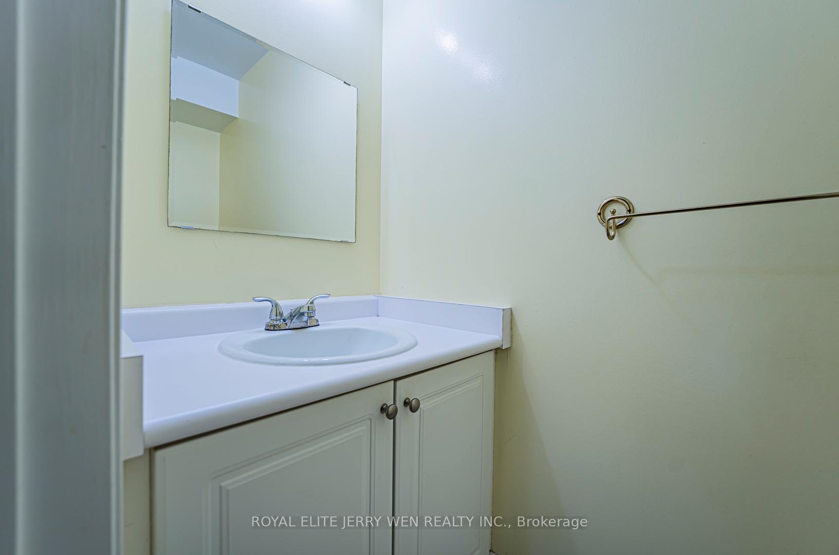 Photo 18 of 10 Kingsboro Road, Markham, Thornlea — HOMEH