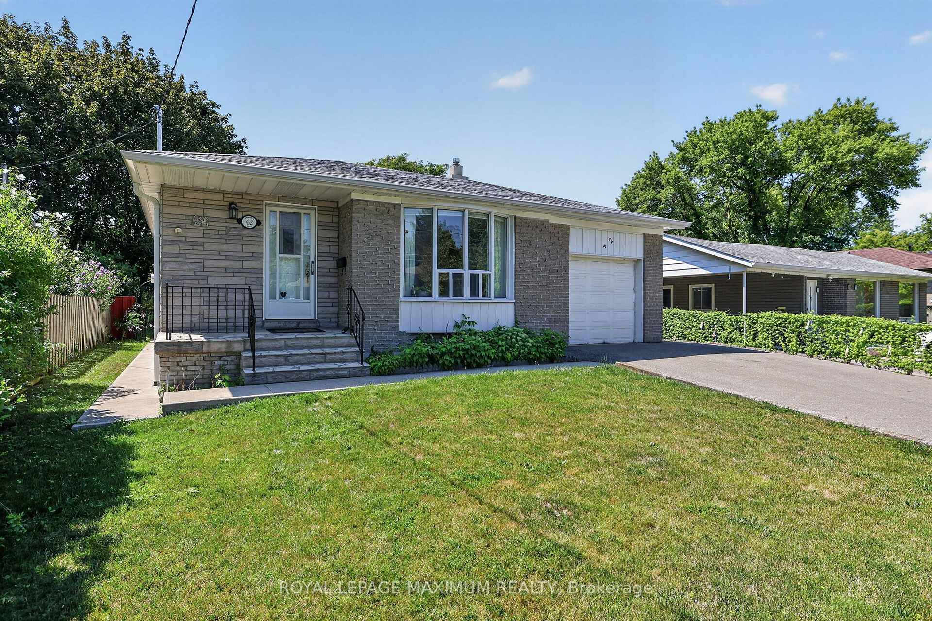 Photo 2 of 42 Pergola Road, Etobicoke, West Humber-Clairville — HOMEH