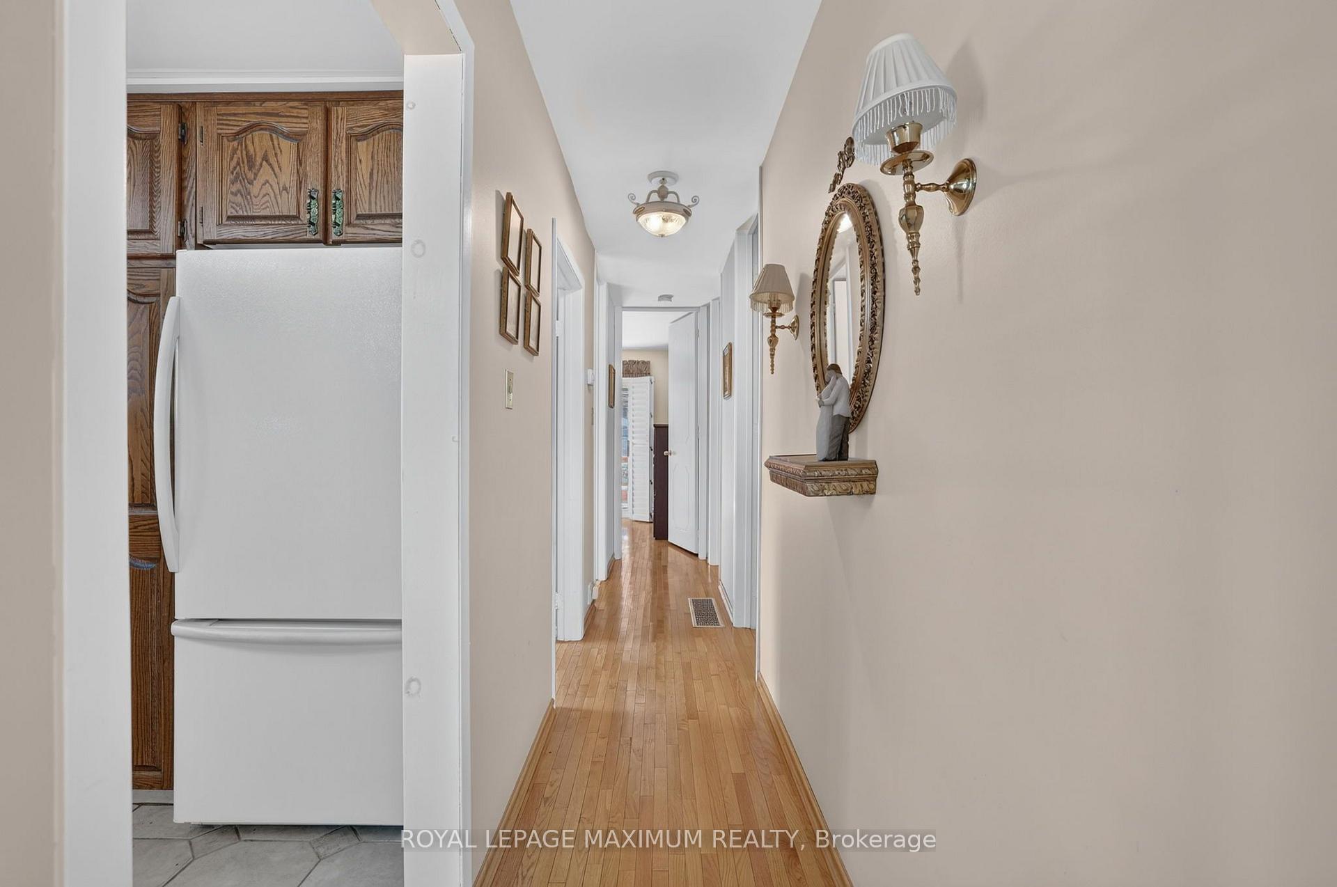 Photo 13 of 42 Pergola Road, Etobicoke, West Humber-Clairville — HOMEH