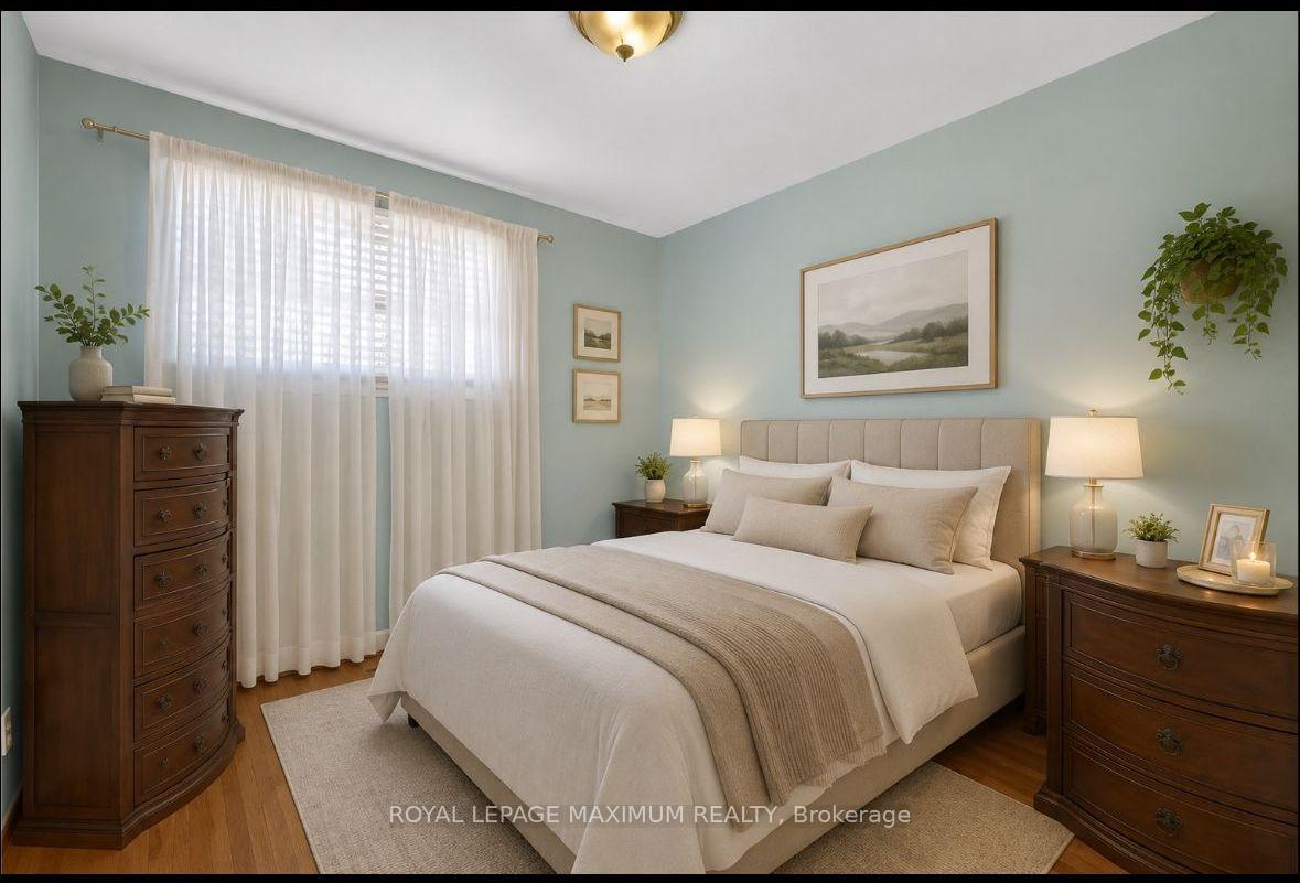 Photo 14 of 42 Pergola Road, Etobicoke, West Humber-Clairville — HOMEH