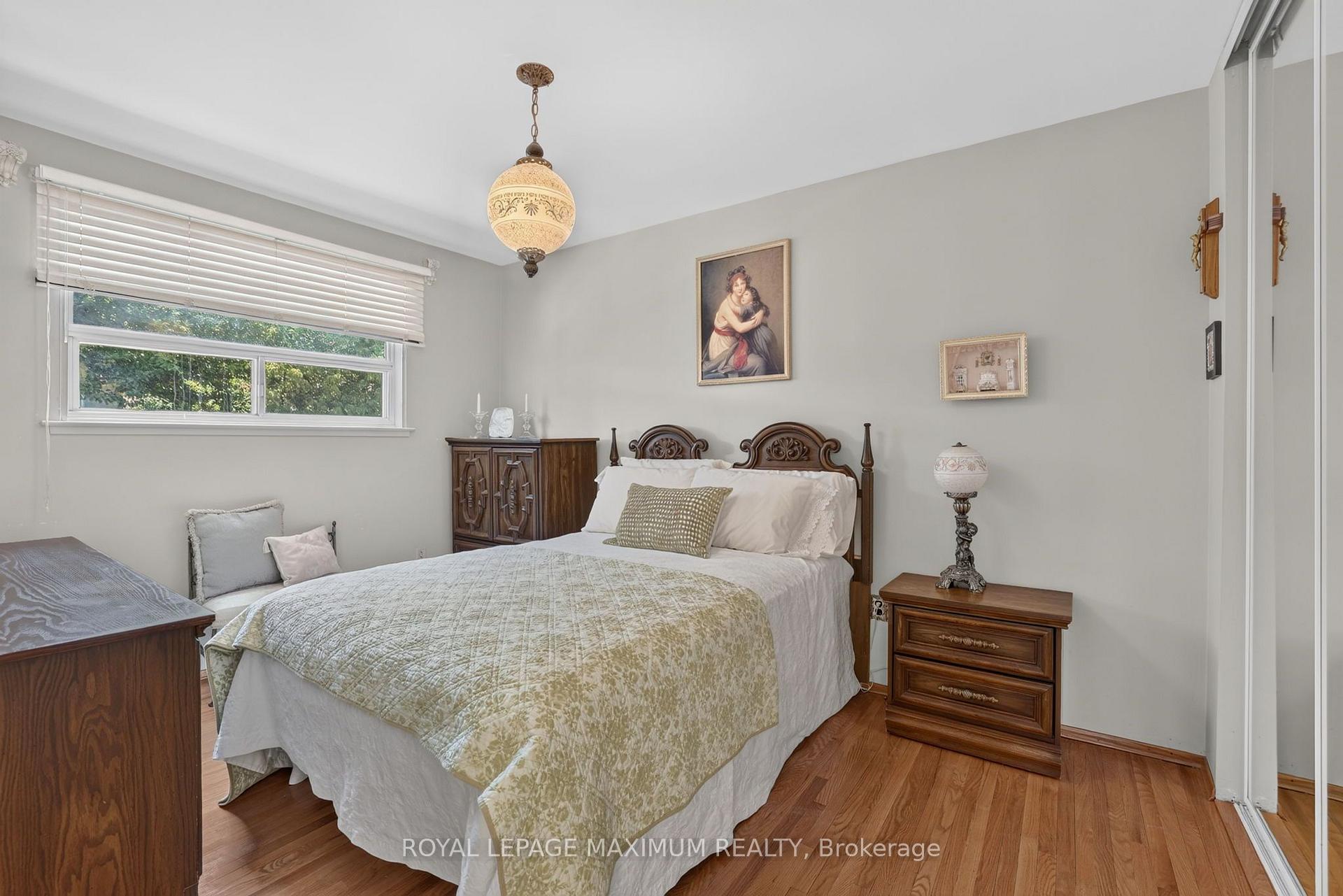 Photo 15 of 42 Pergola Road, Etobicoke, West Humber-Clairville — HOMEH