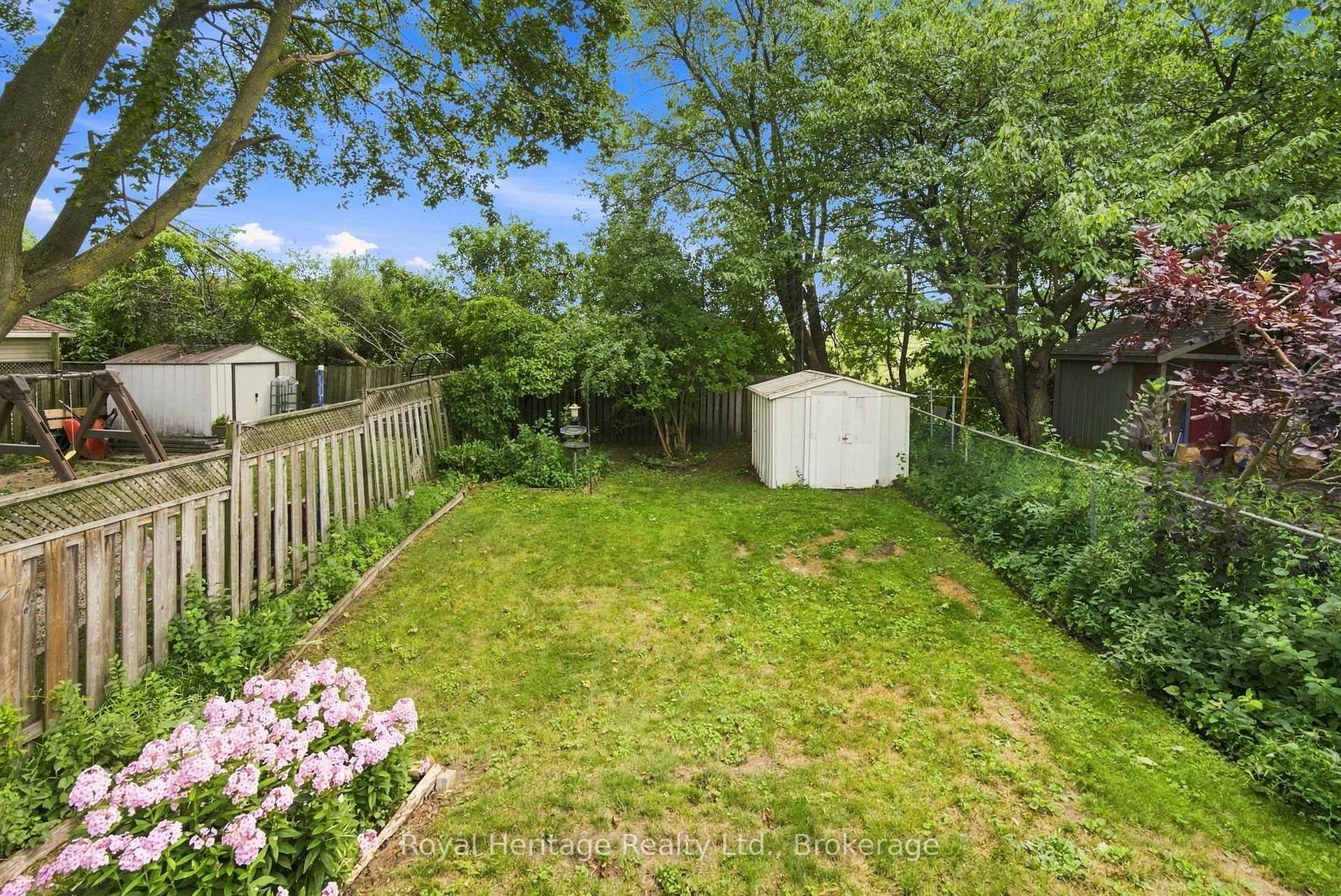 Photo 32 of 352 Vancouver Crescent, Oshawa, Vanier — HOMEH