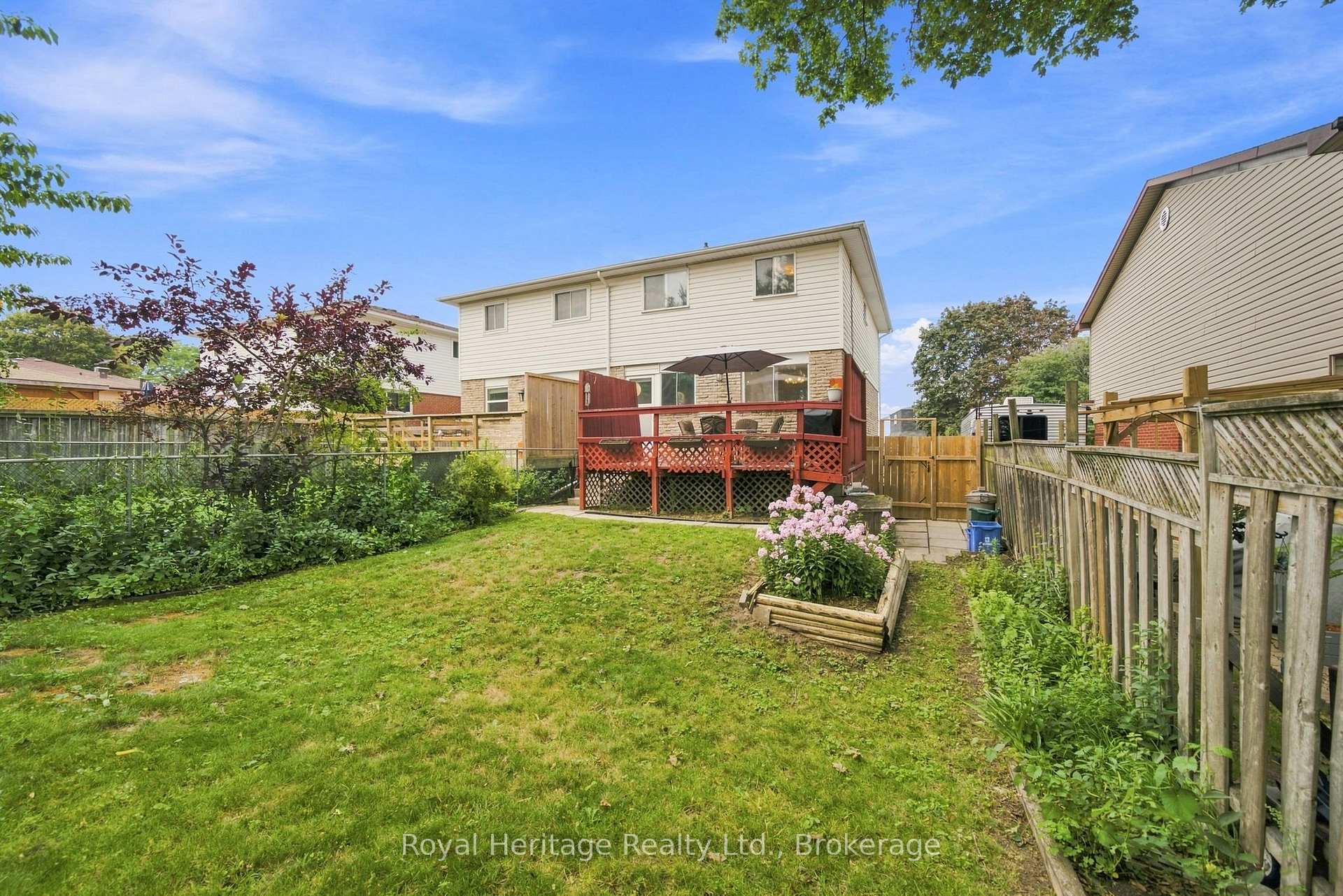 Photo 36 of 352 Vancouver Crescent, Oshawa, Vanier — HOMEH