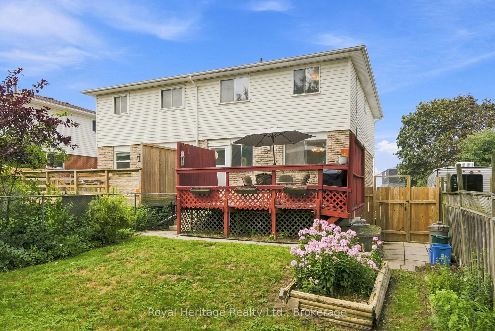 Photo 37 of 352 Vancouver Crescent, Oshawa, Vanier — HOMEH