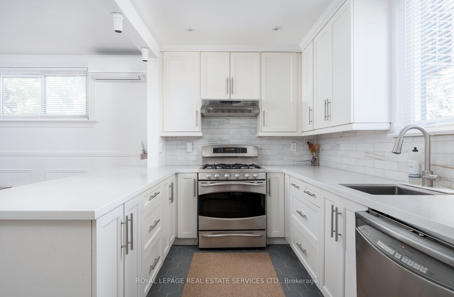 Photo 21 of 272 Rumsey Road, Toronto, Leaside — HOMEH