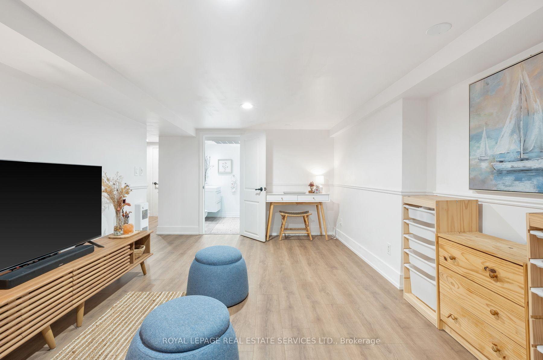Photo 38 of 272 Rumsey Road, Toronto, Leaside — HOMEH