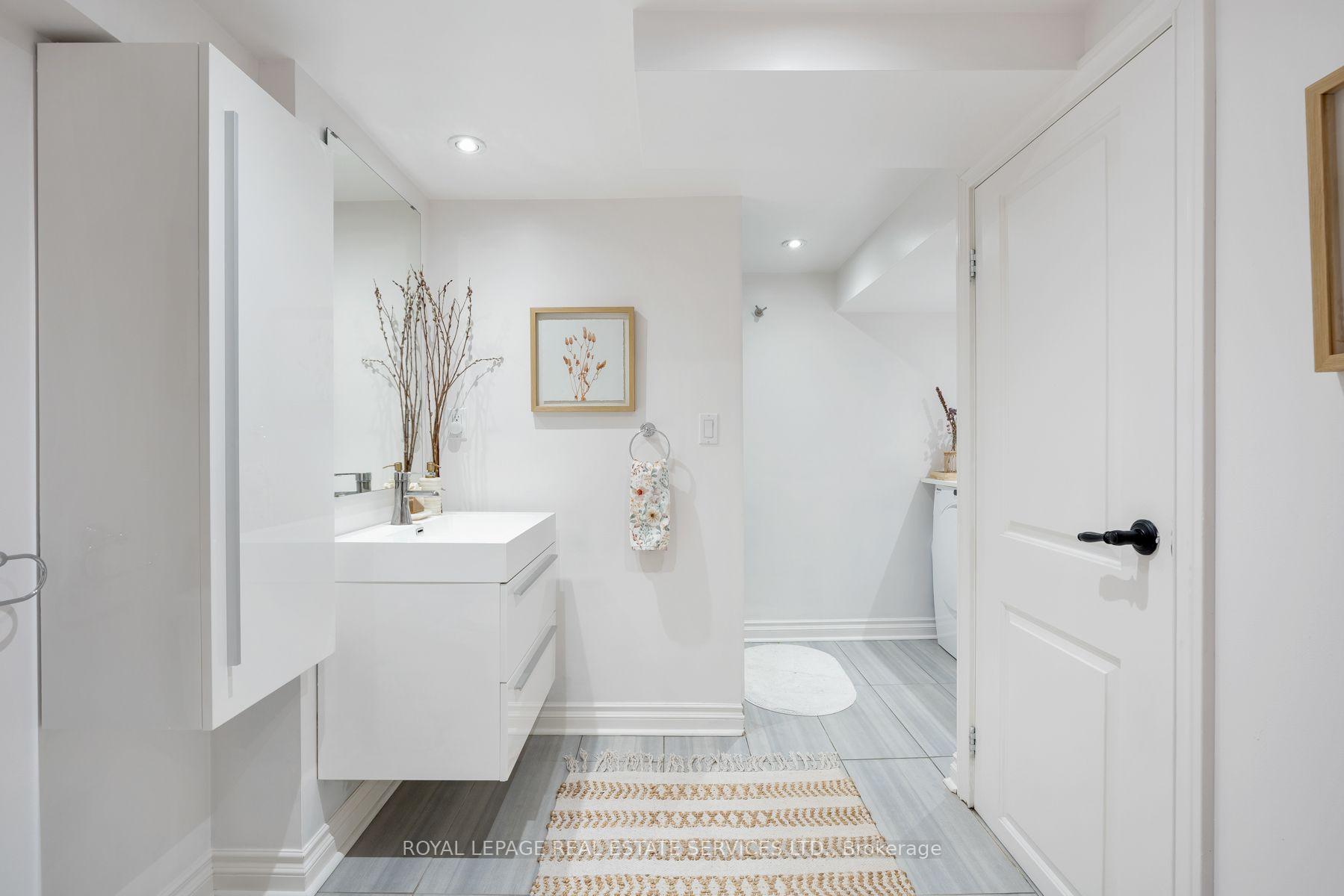 Photo 39 of 272 Rumsey Road, Toronto, Leaside — HOMEH