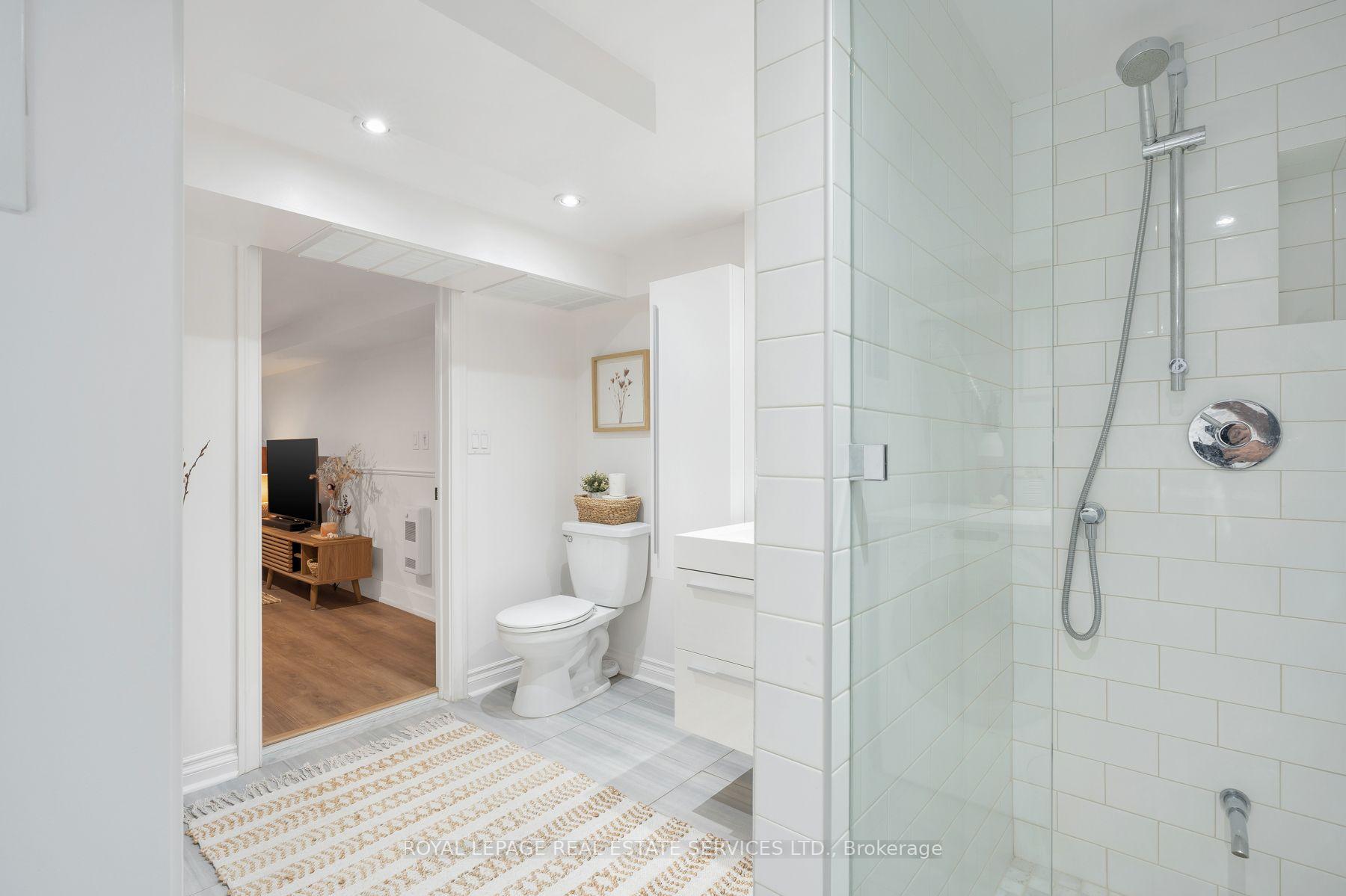 Photo 41 of 272 Rumsey Road, Toronto, Leaside — HOMEH
