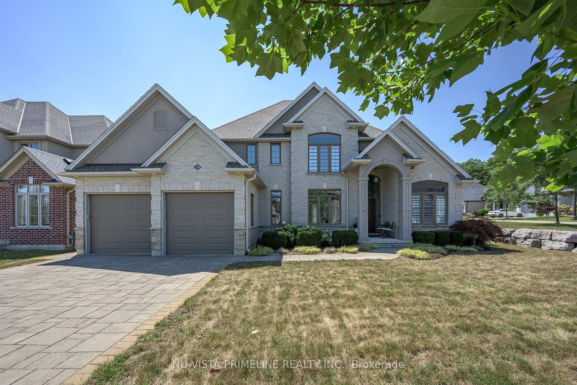 Photo 2 of 2330 Dauncey Crescent, London, North B — HOMEH