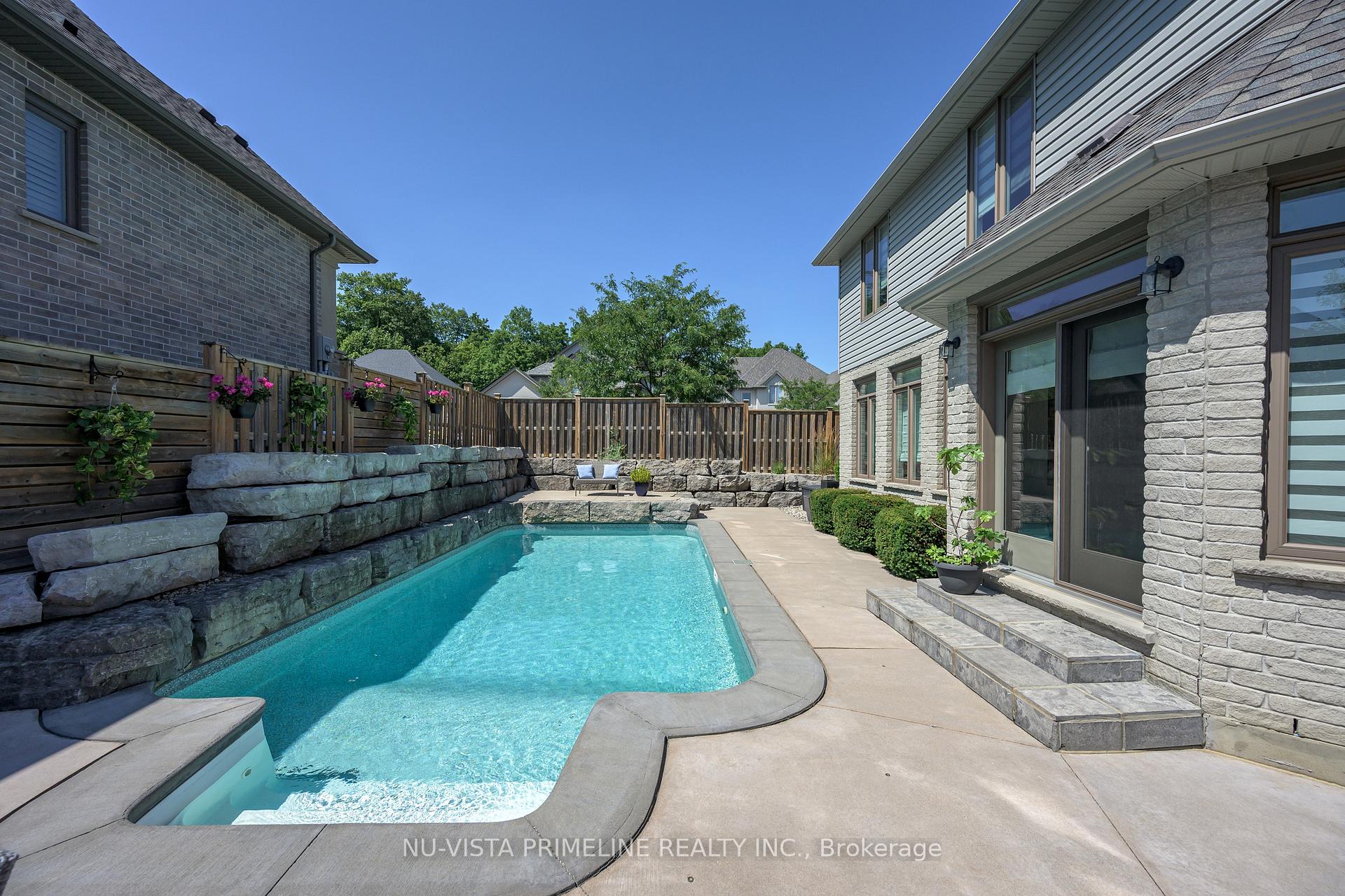 Photo 8 of 2330 Dauncey Crescent, London, North B — HOMEH