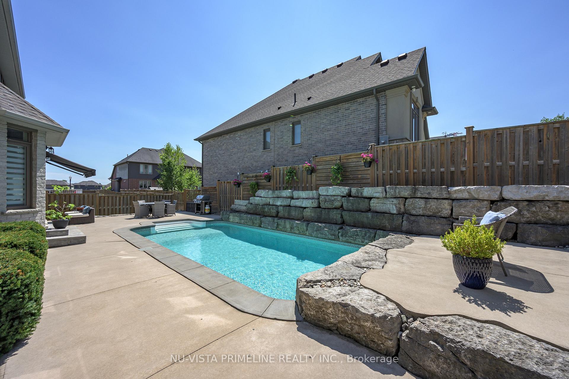 Photo 13 of 2330 Dauncey Crescent, London, North B — HOMEH