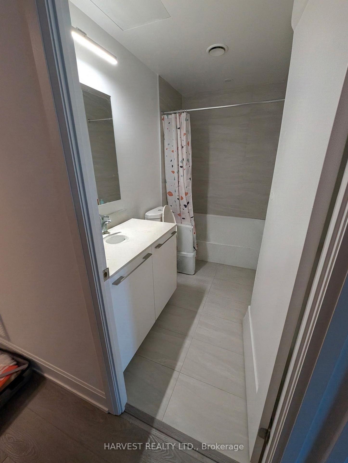 Photo 6 of Unit 311, 8 Water Walk Drive, Markham, Unionville — HOMEH