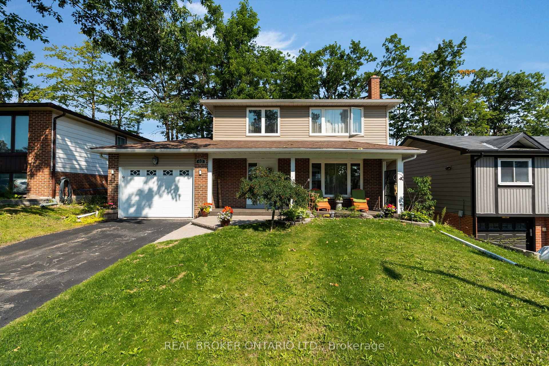 Photo of 40 Farmingdale Crescent