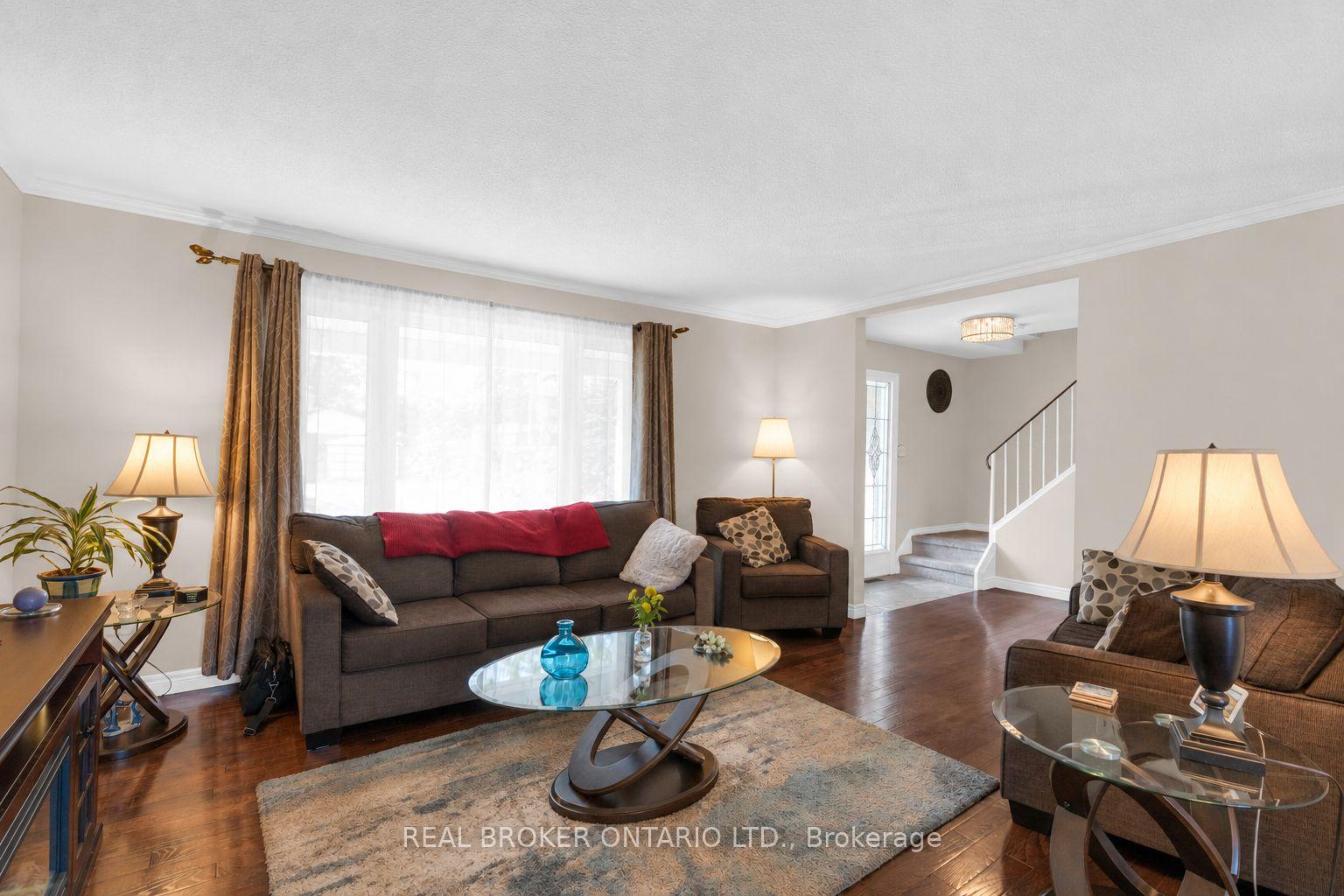 Photo 7 of 40 Farmingdale Crescent, Barrie, Cundles East — HOMEH