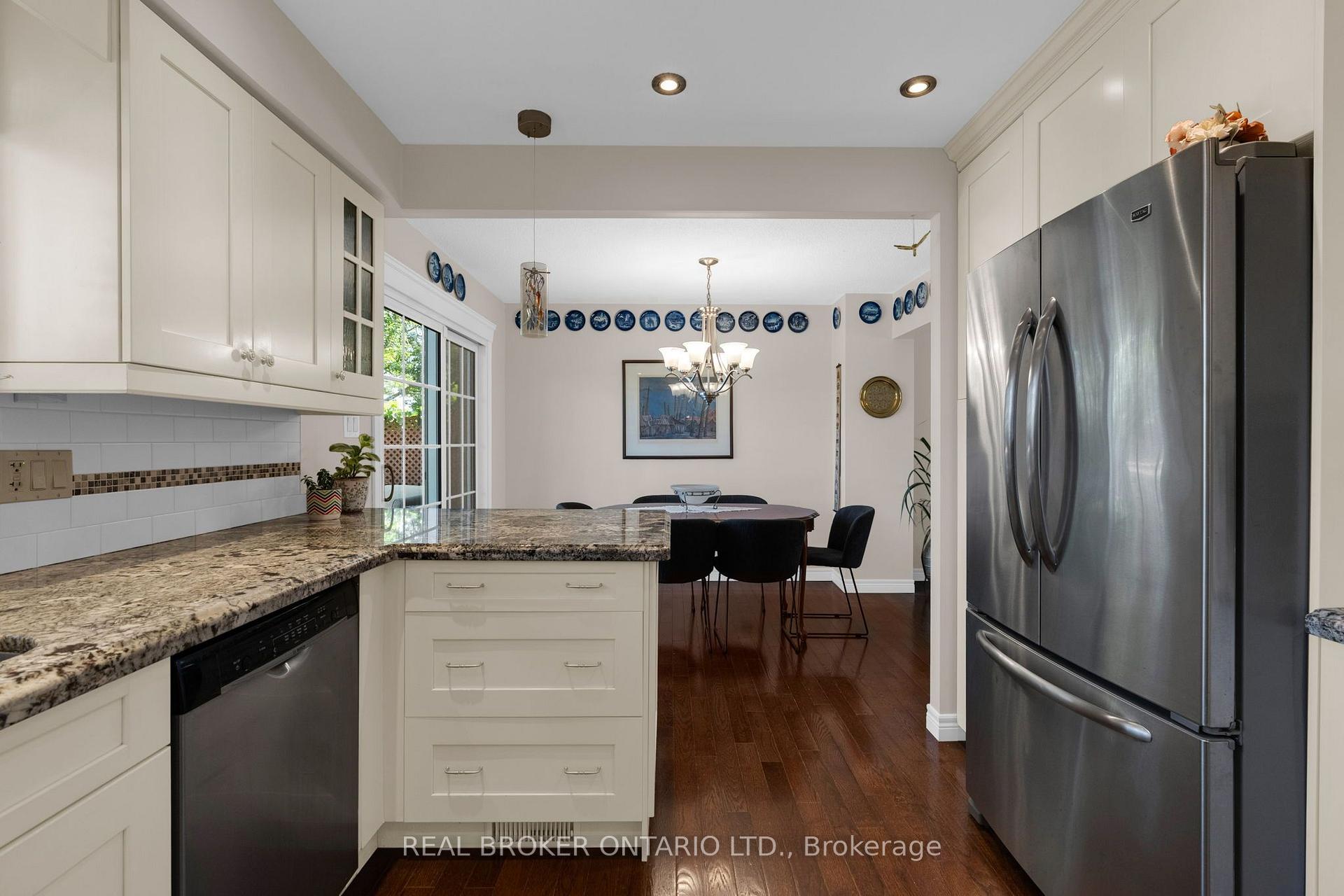 Photo 15 of 40 Farmingdale Crescent, Barrie, Cundles East — HOMEH