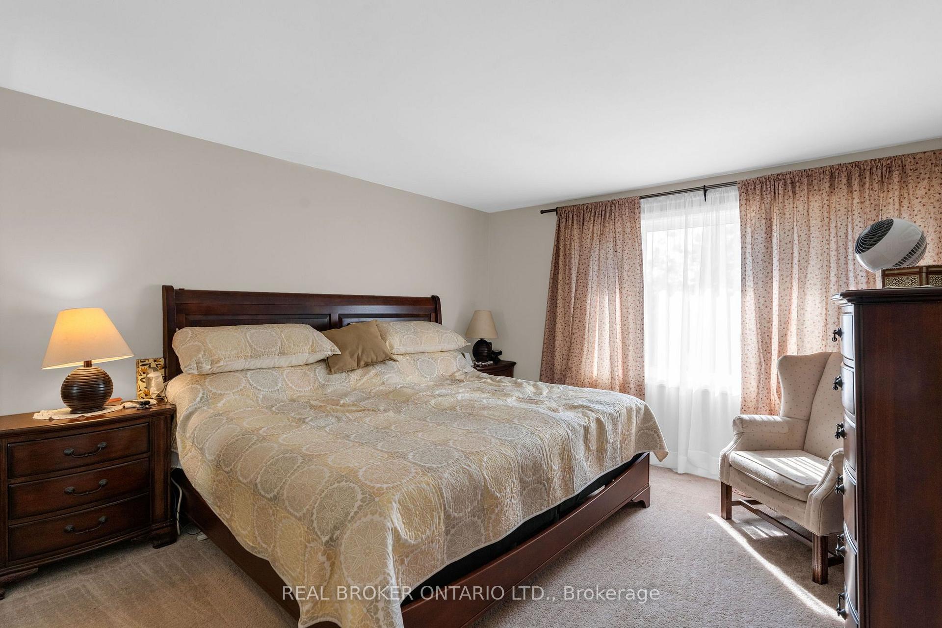Photo 18 of 40 Farmingdale Crescent, Barrie, Cundles East — HOMEH