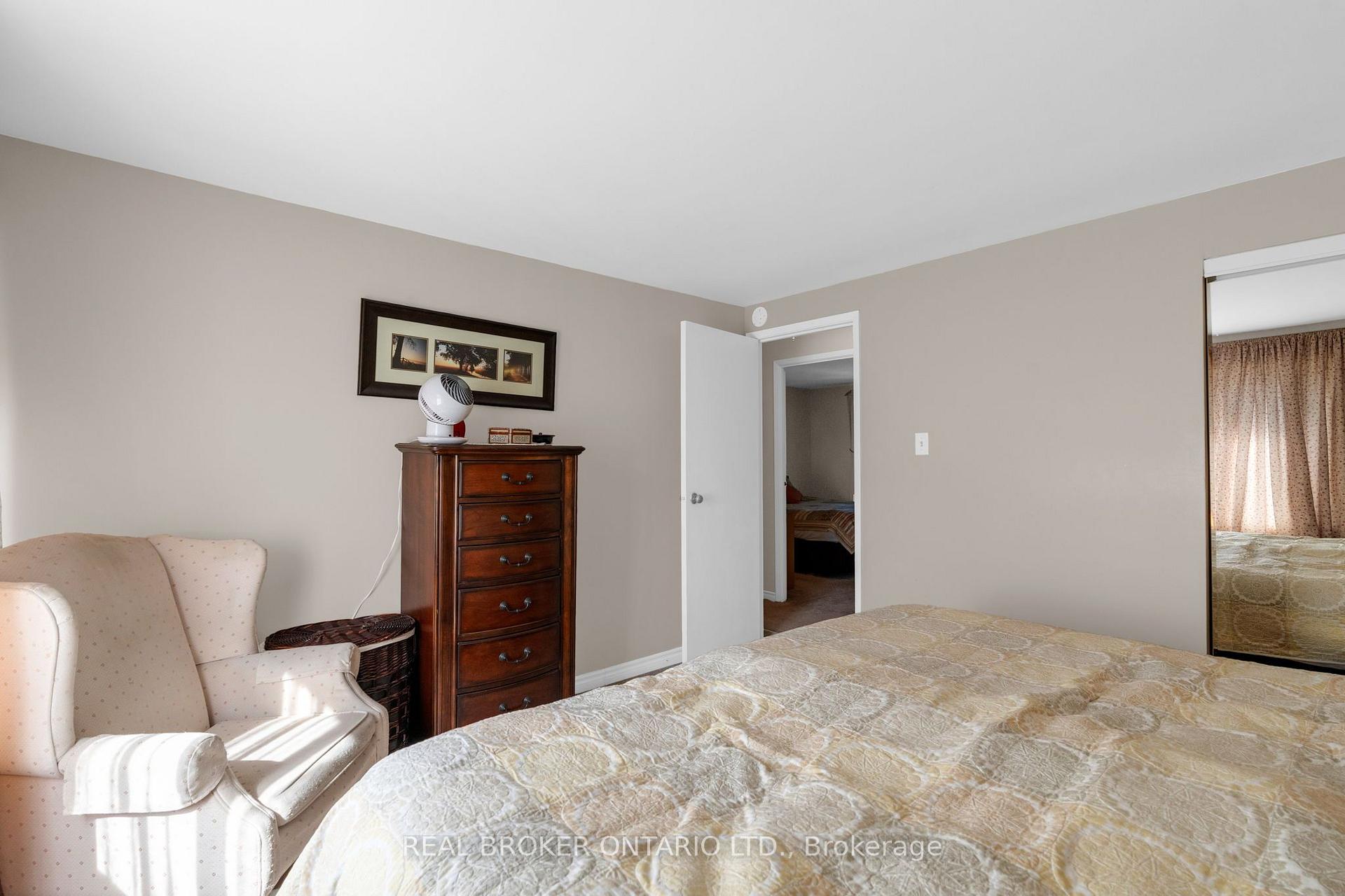 Photo 19 of 40 Farmingdale Crescent, Barrie, Cundles East — HOMEH