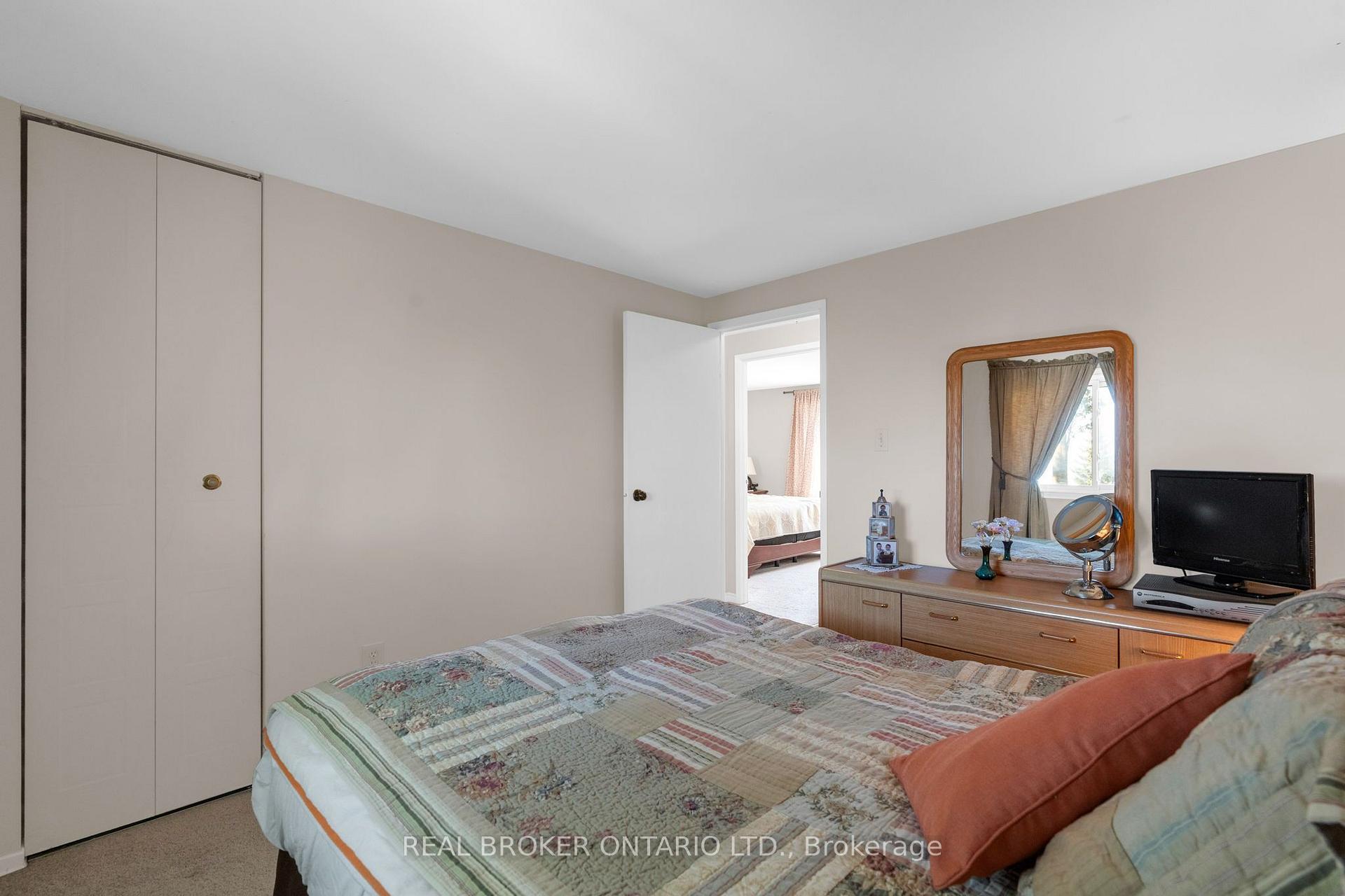 Photo 23 of 40 Farmingdale Crescent, Barrie, Cundles East — HOMEH