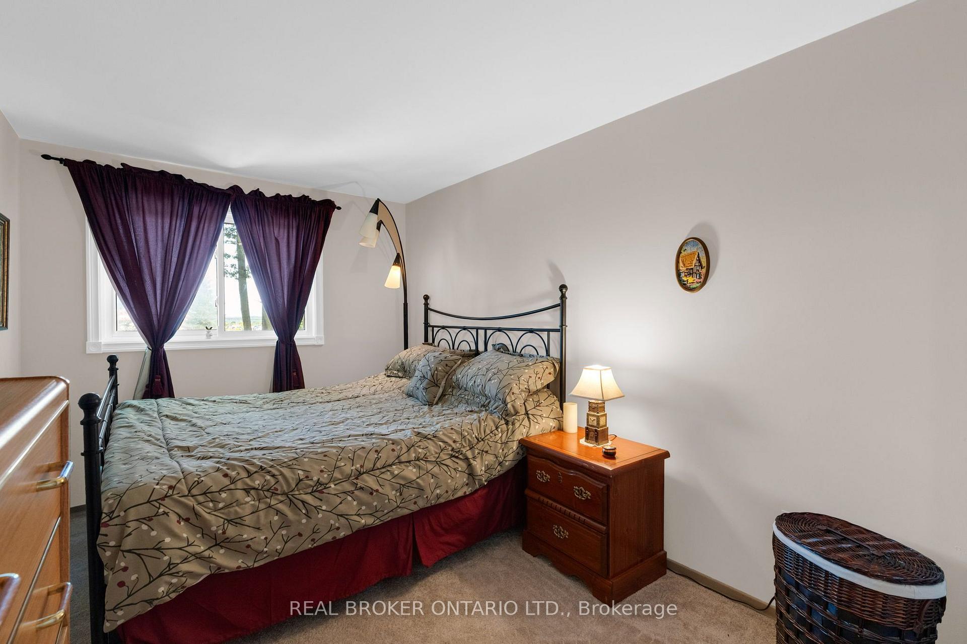 Photo 24 of 40 Farmingdale Crescent, Barrie, Cundles East — HOMEH