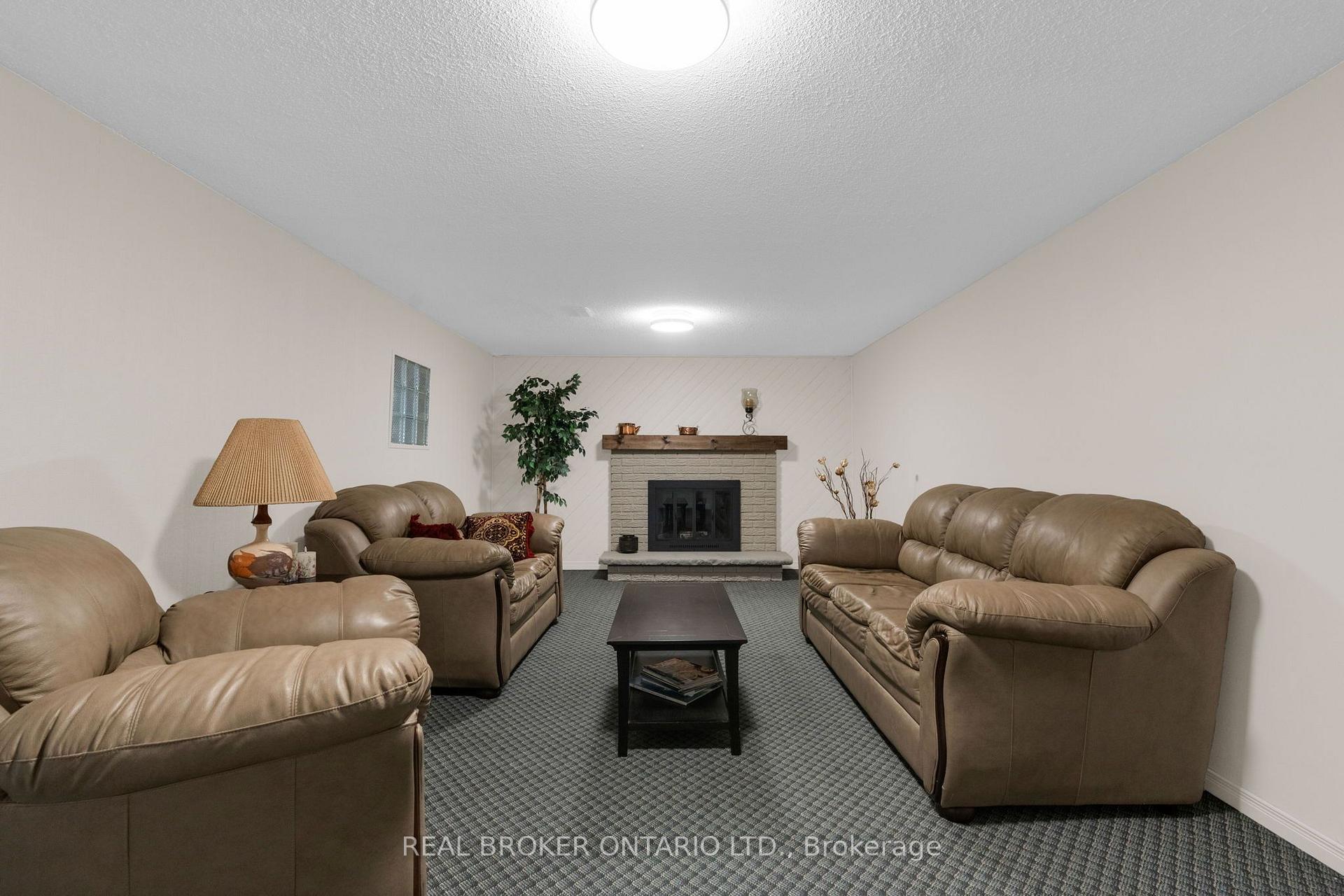 Photo 27 of 40 Farmingdale Crescent, Barrie, Cundles East — HOMEH