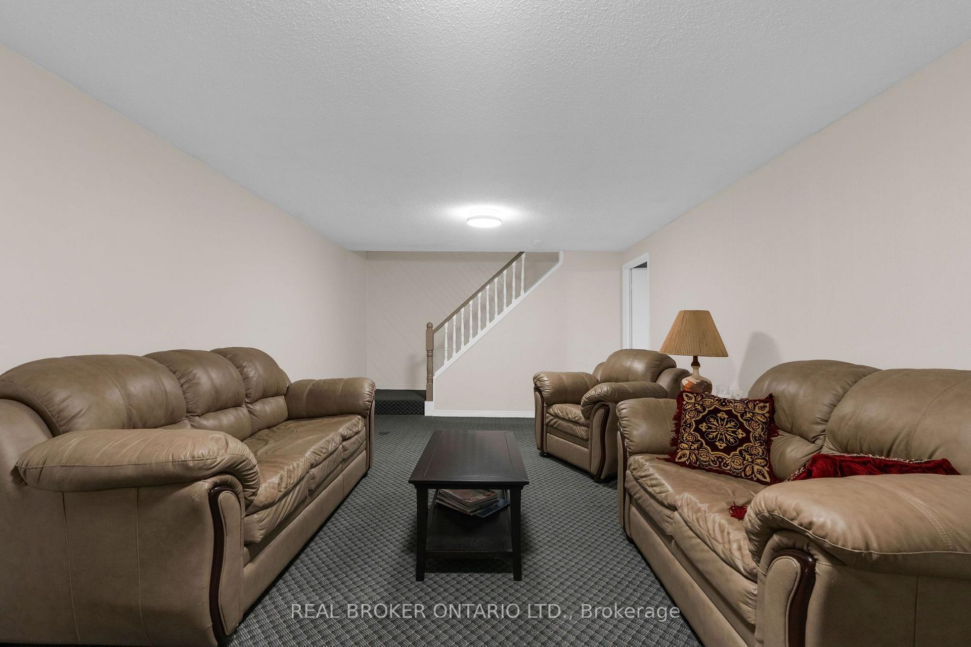 Photo 29 of 40 Farmingdale Crescent, Barrie, Cundles East — HOMEH