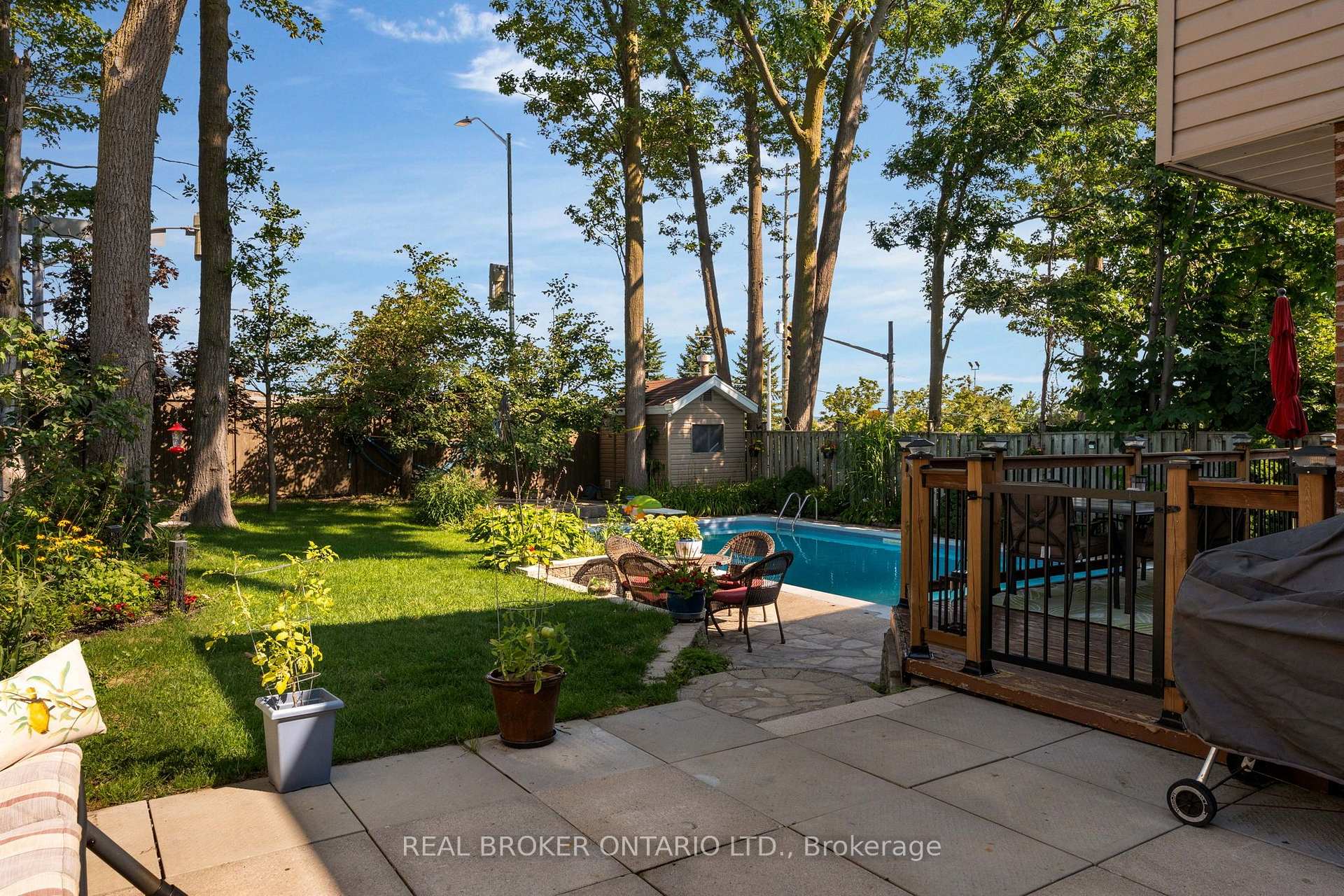 Photo 32 of 40 Farmingdale Crescent, Barrie, Cundles East — HOMEH