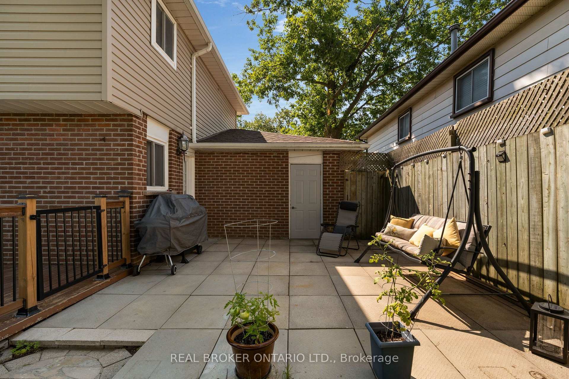 Photo 33 of 40 Farmingdale Crescent, Barrie, Cundles East — HOMEH