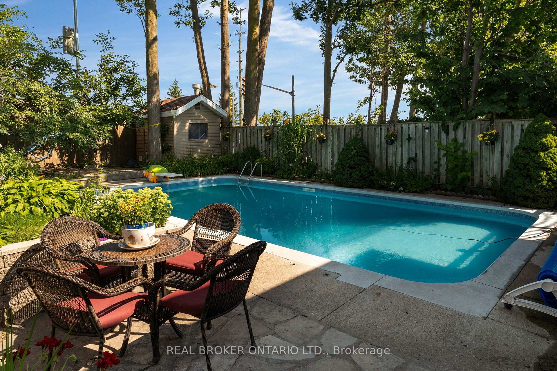 Photo 38 of 40 Farmingdale Crescent, Barrie, Cundles East — HOMEH