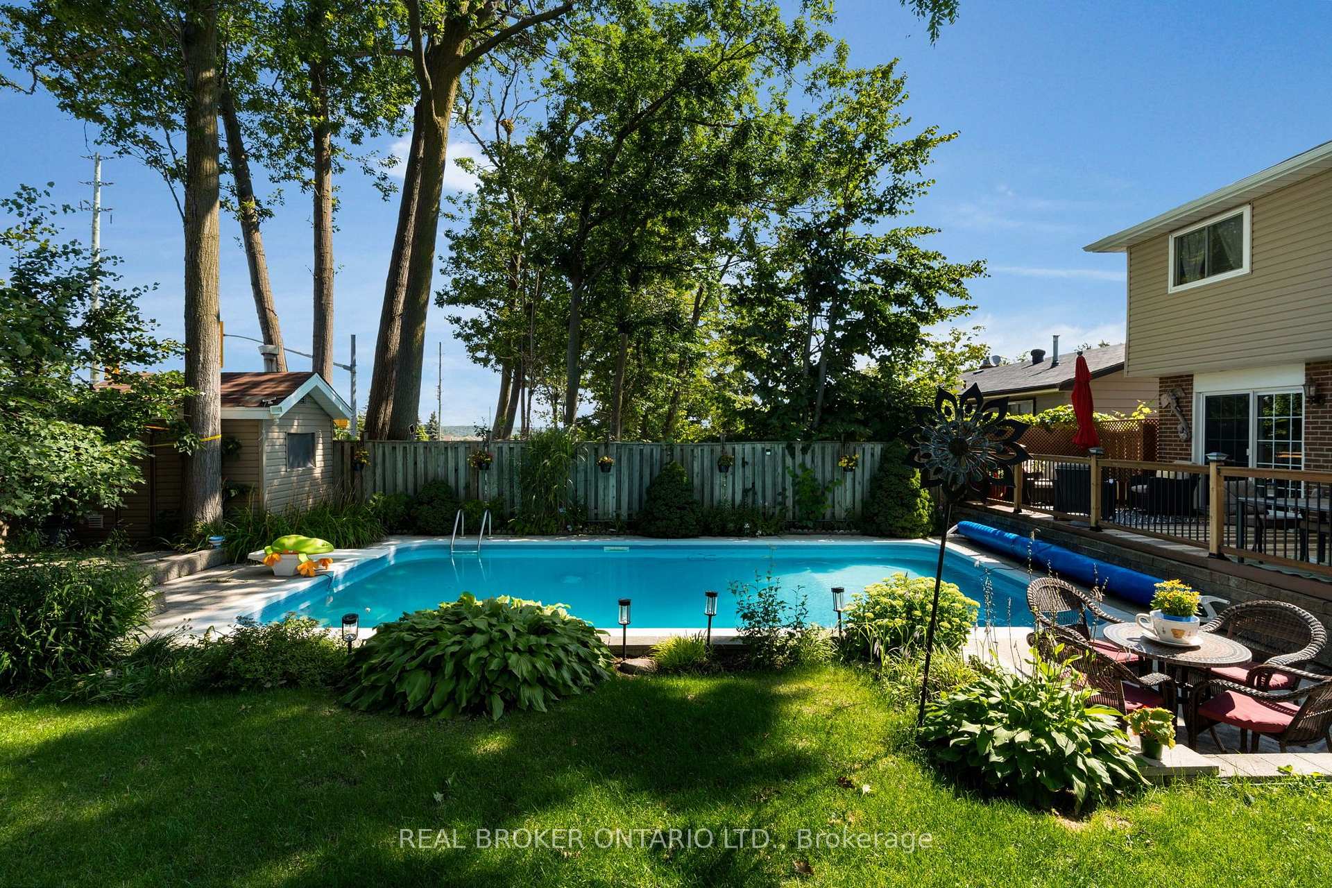 Photo 42 of 40 Farmingdale Crescent, Barrie, Cundles East — HOMEH