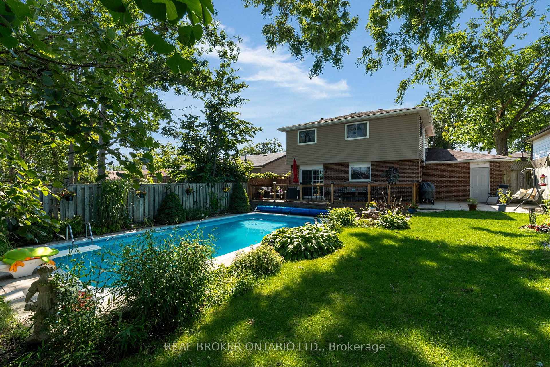 Photo 44 of 40 Farmingdale Crescent, Barrie, Cundles East — HOMEH