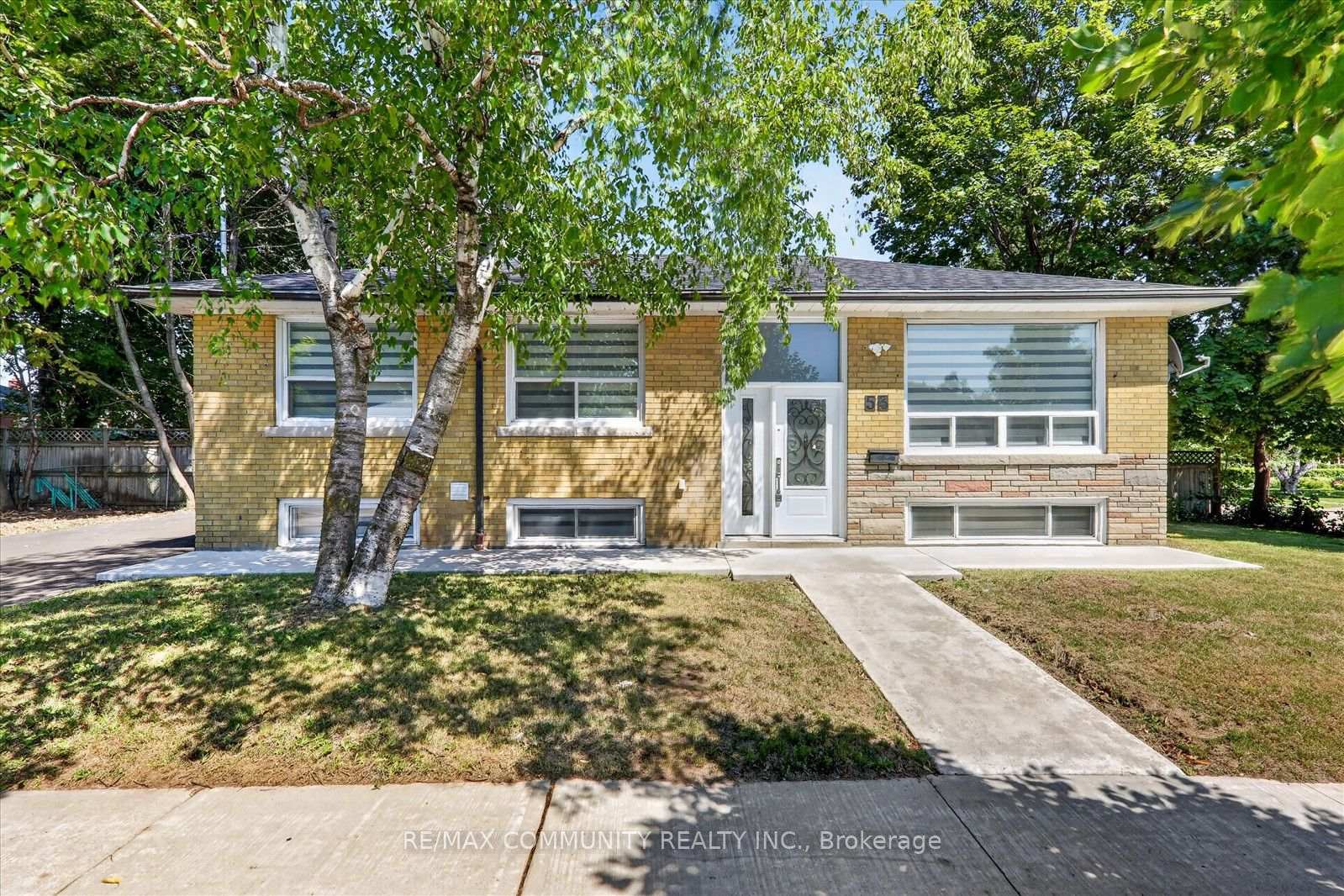 Front of 53 Milford Haven Drive N
