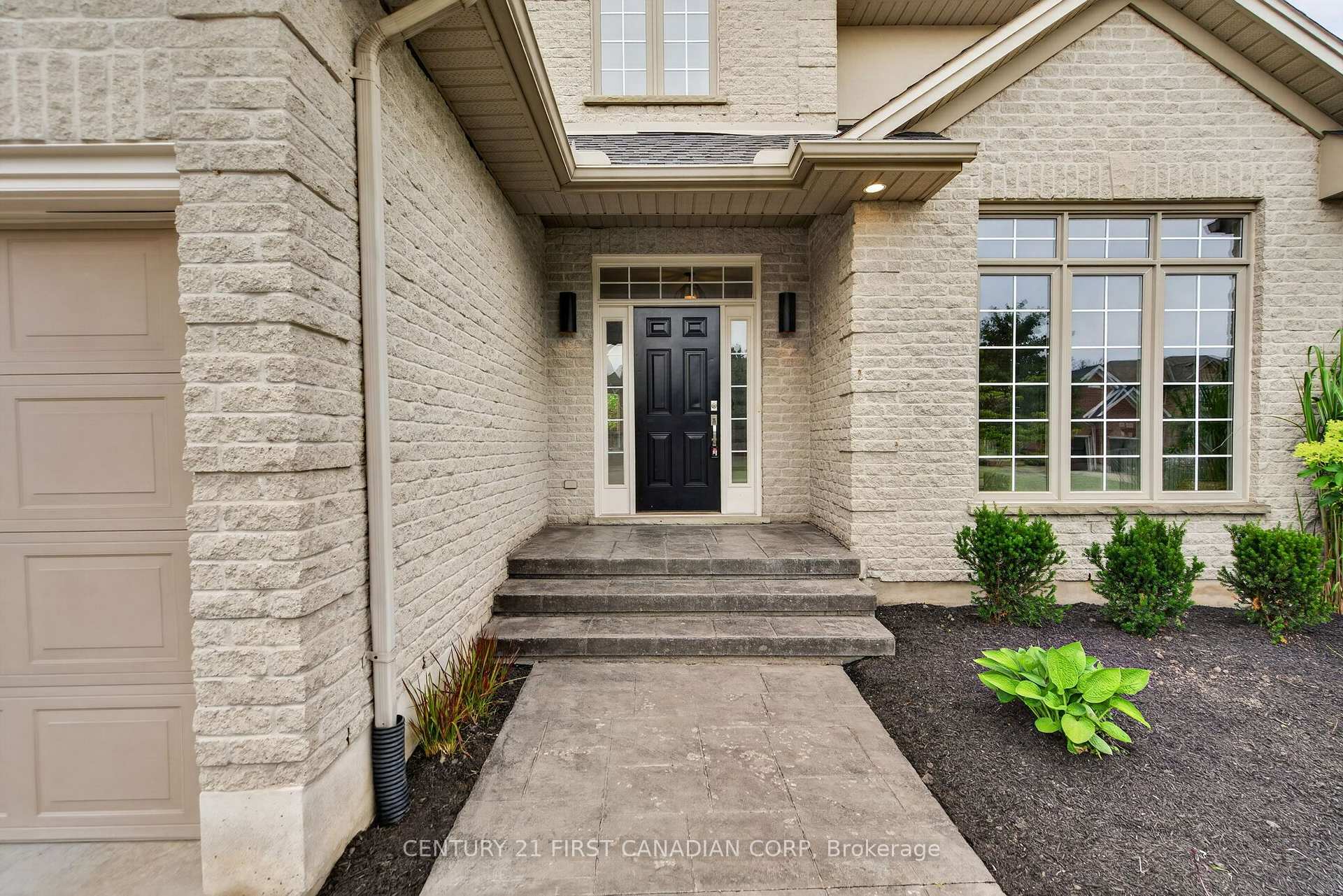 Photo 3 of 1027 Manchester Road, London, North L — HOMEH
