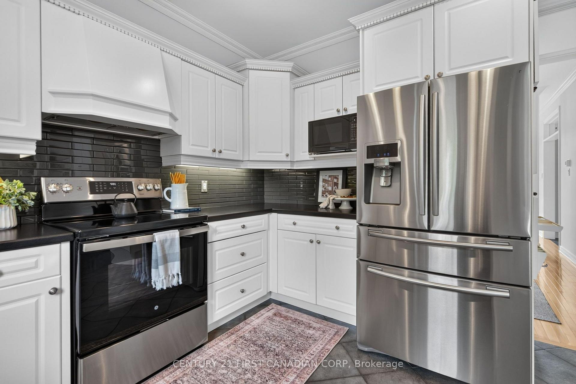 Photo 12 of 1027 Manchester Road, London, North L — HOMEH