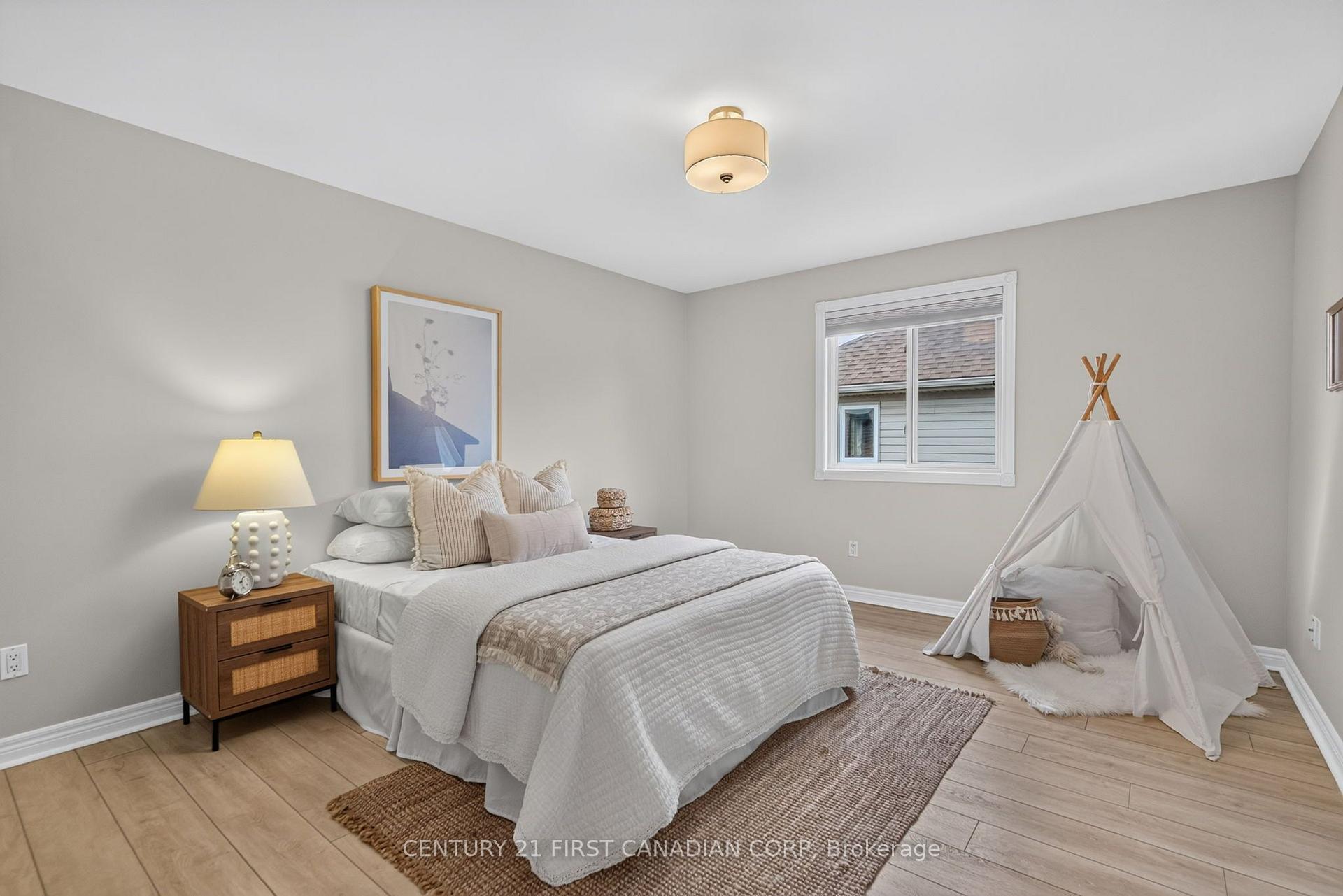 Photo 25 of 1027 Manchester Road, London, North L — HOMEH