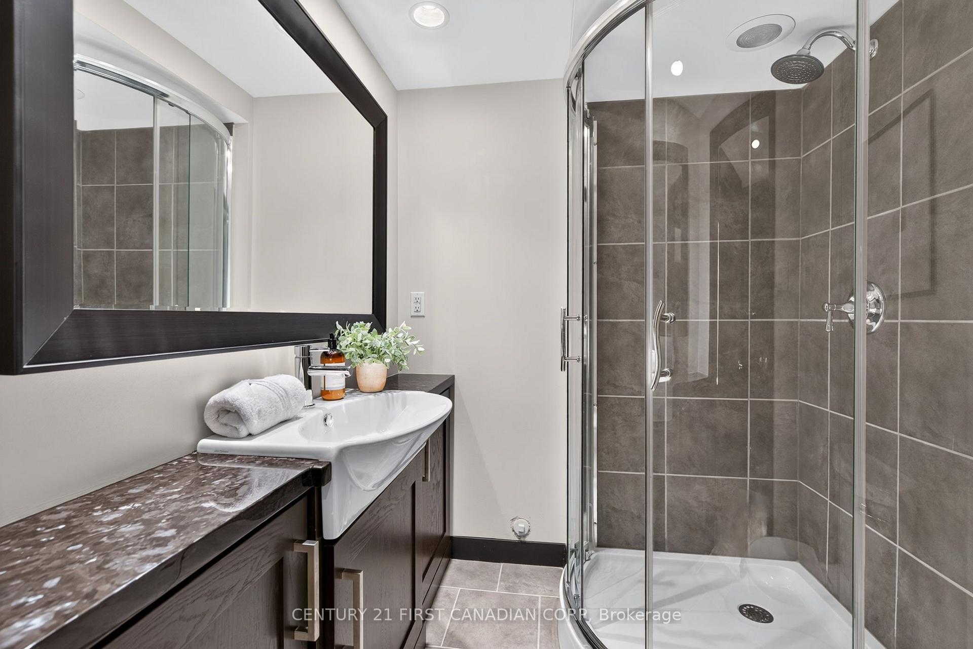 Photo 34 of 1027 Manchester Road, London, North L — HOMEH