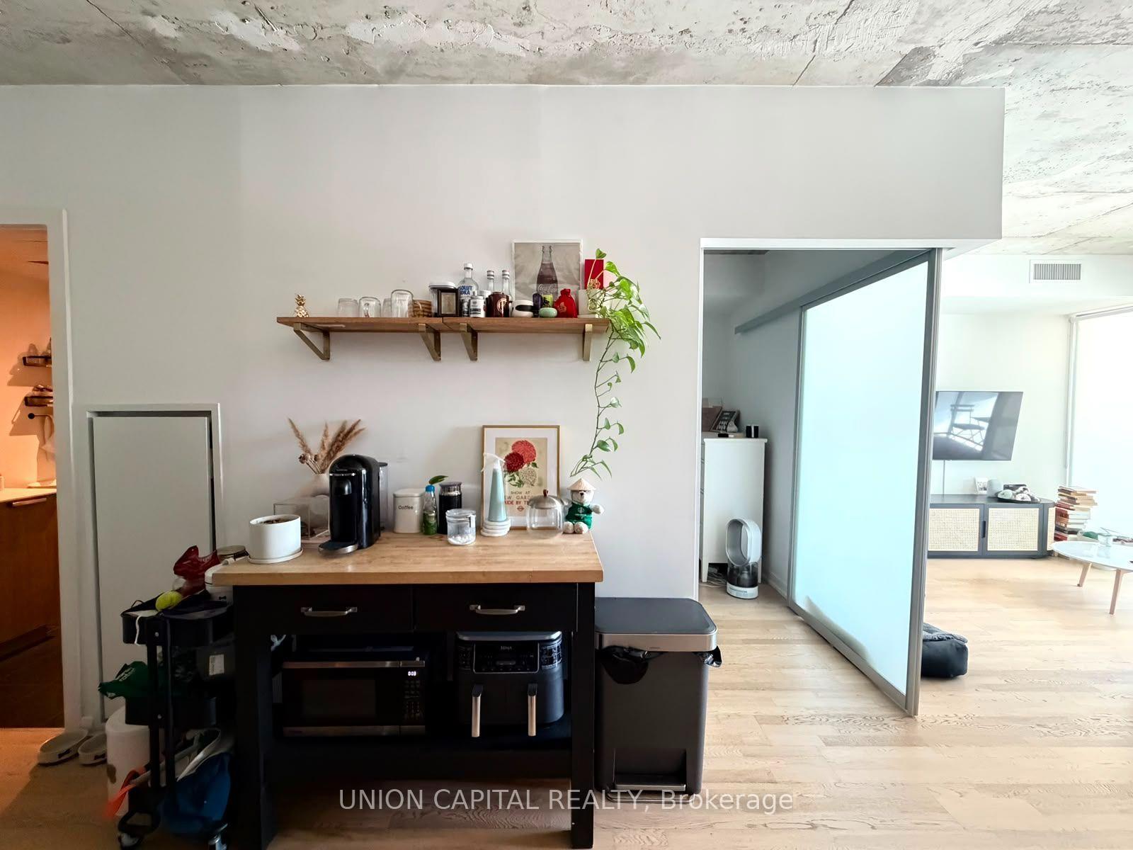 Photo 2 of Unit 818, 95 Bathurst Street, Toronto, Waterfront Communities — HOMEH