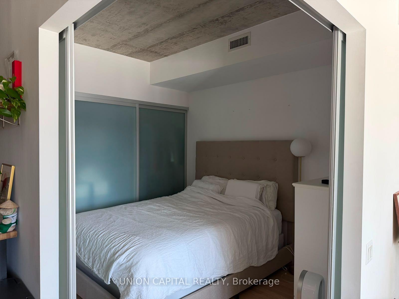 Photo 12 of Unit 818, 95 Bathurst Street, Toronto, Waterfront Communities — HOMEH
