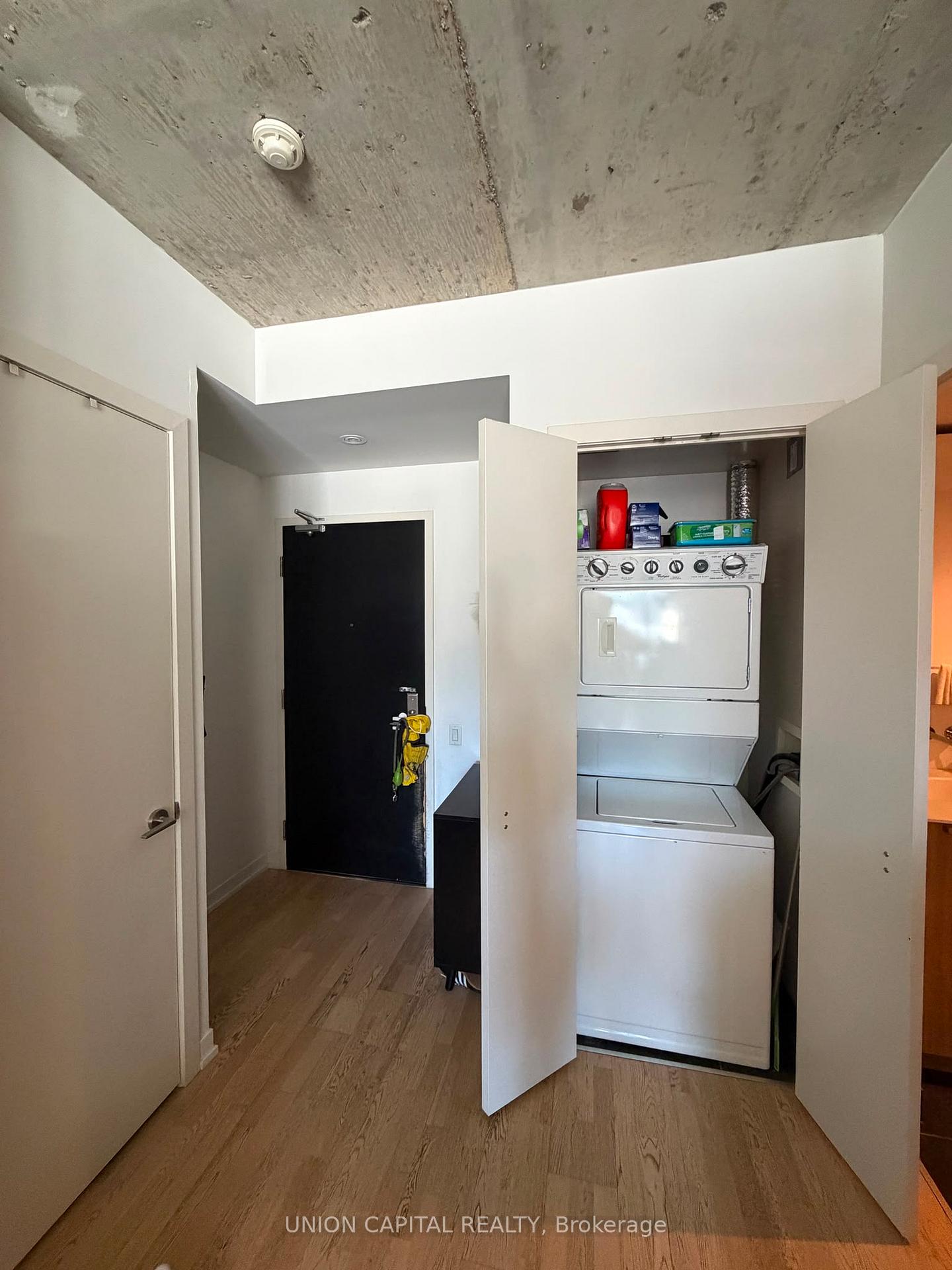Photo 16 of Unit 818, 95 Bathurst Street, Toronto, Waterfront Communities — HOMEH